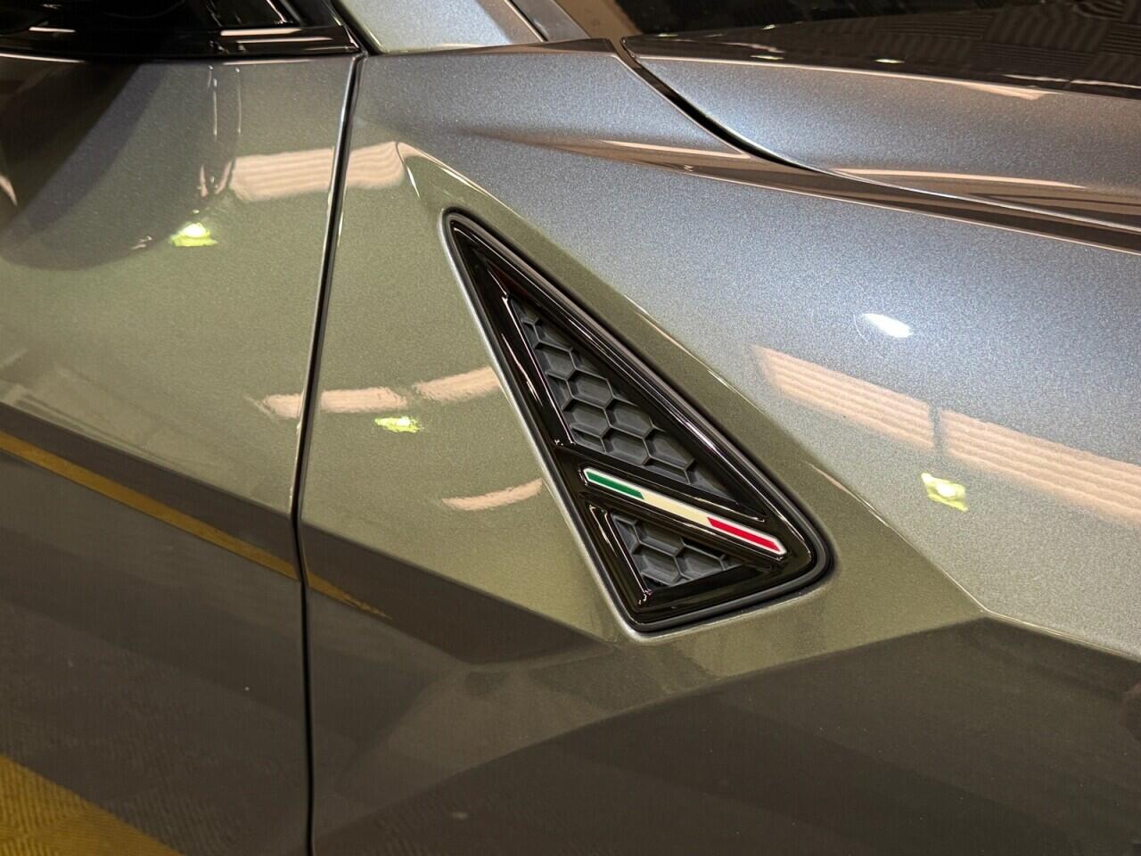 Lamborghini Urus view 34