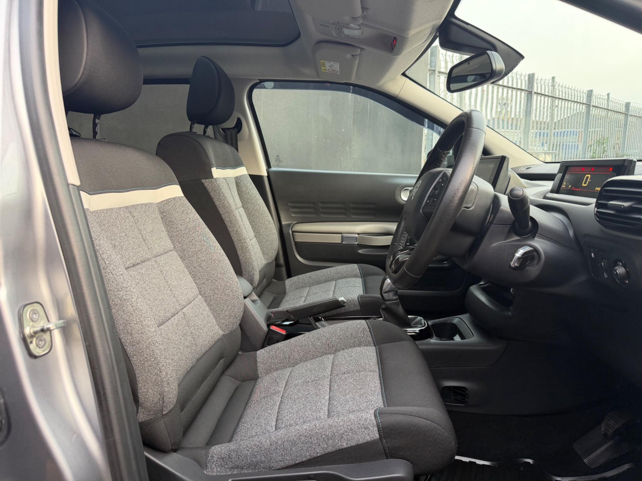 Citroen C4 Cactus view 5