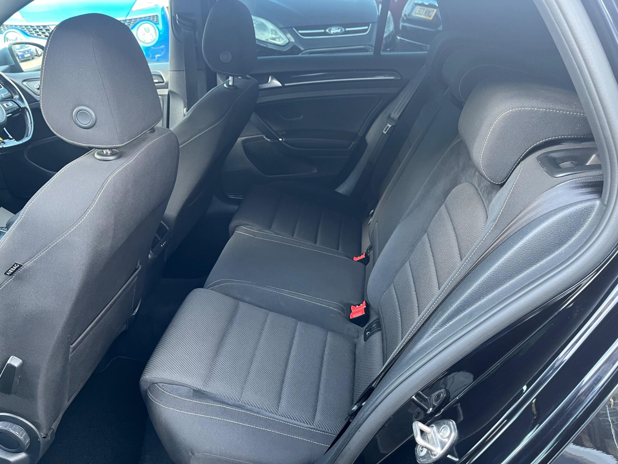 Volkswagen Golf view 13