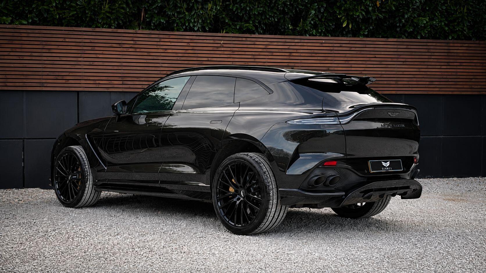 Aston Martin DBX view 12