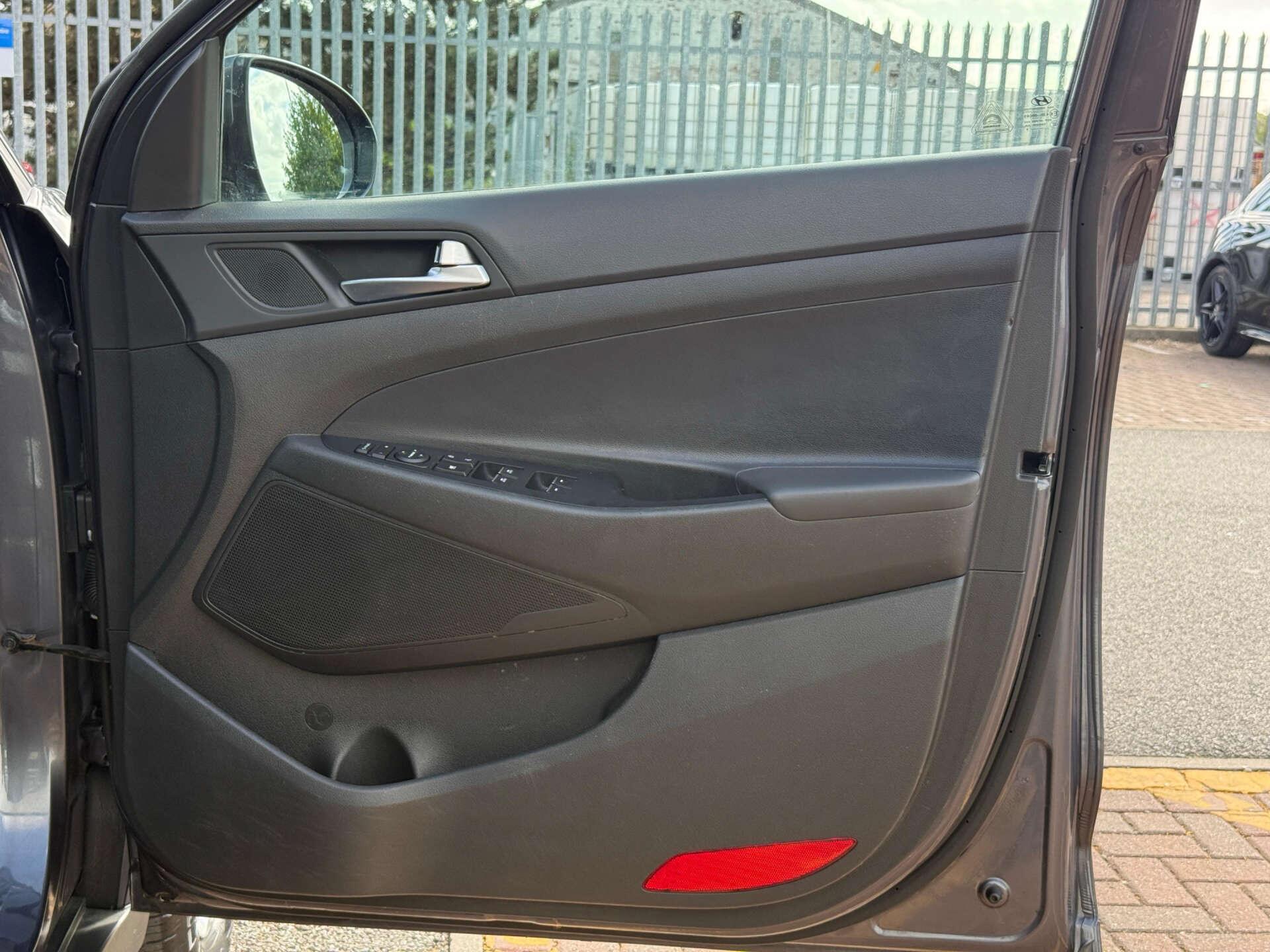 Hyundai Tucson view 18
