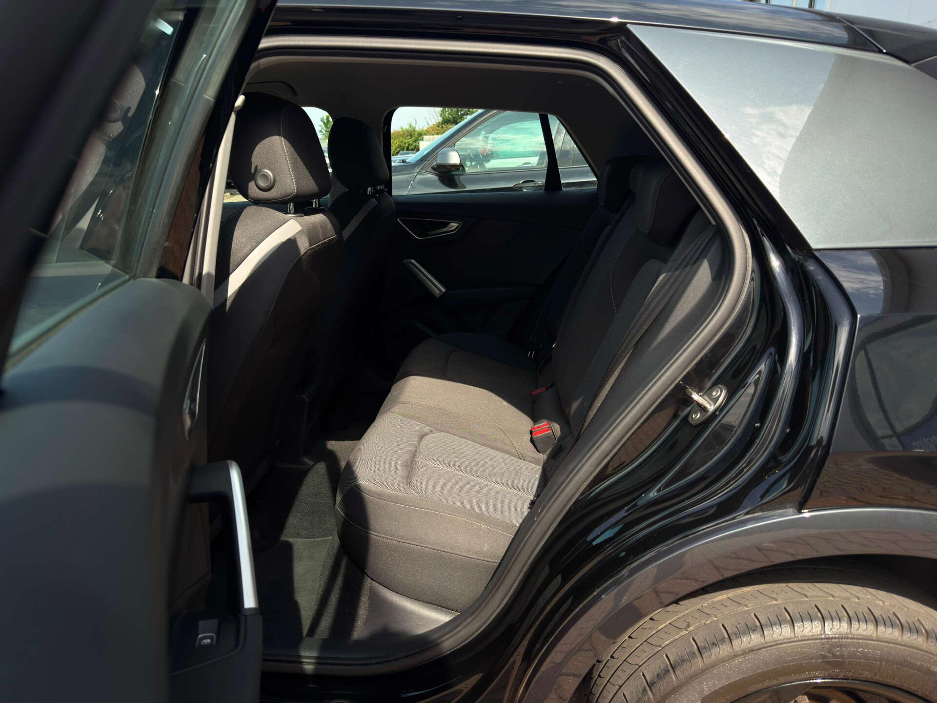 Audi Q2 view 36