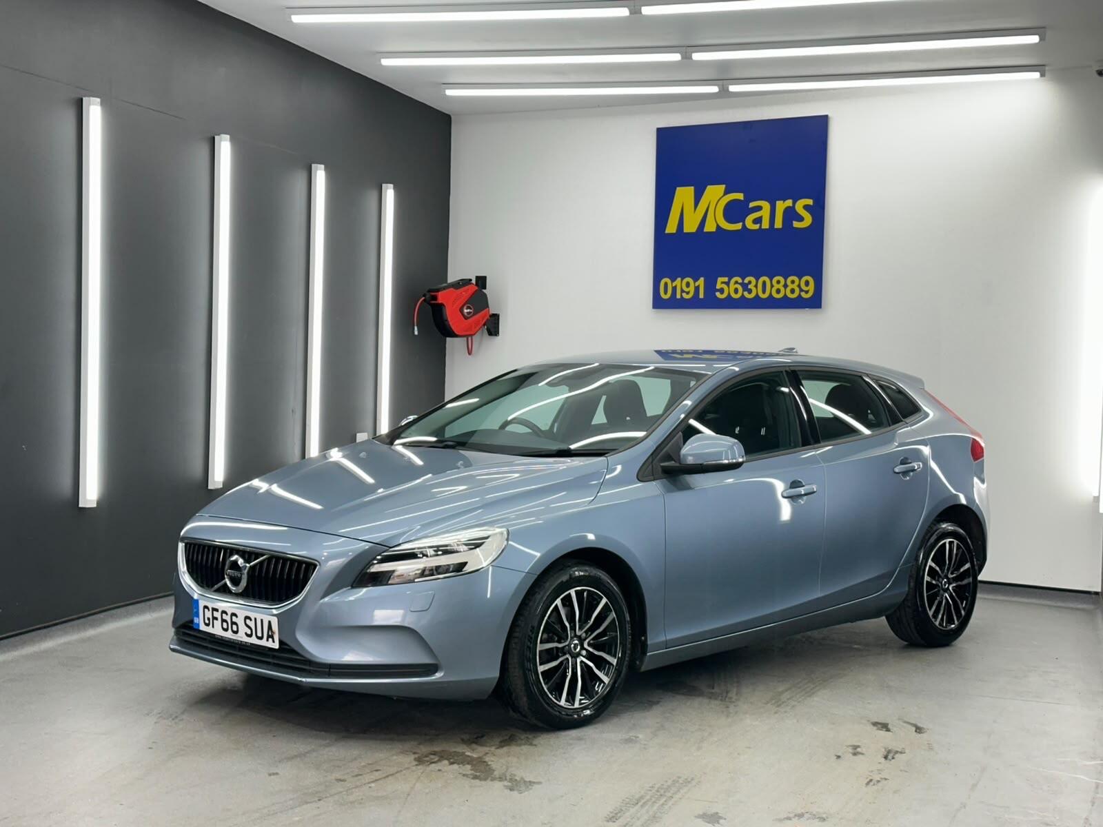 Volvo V40 view 2