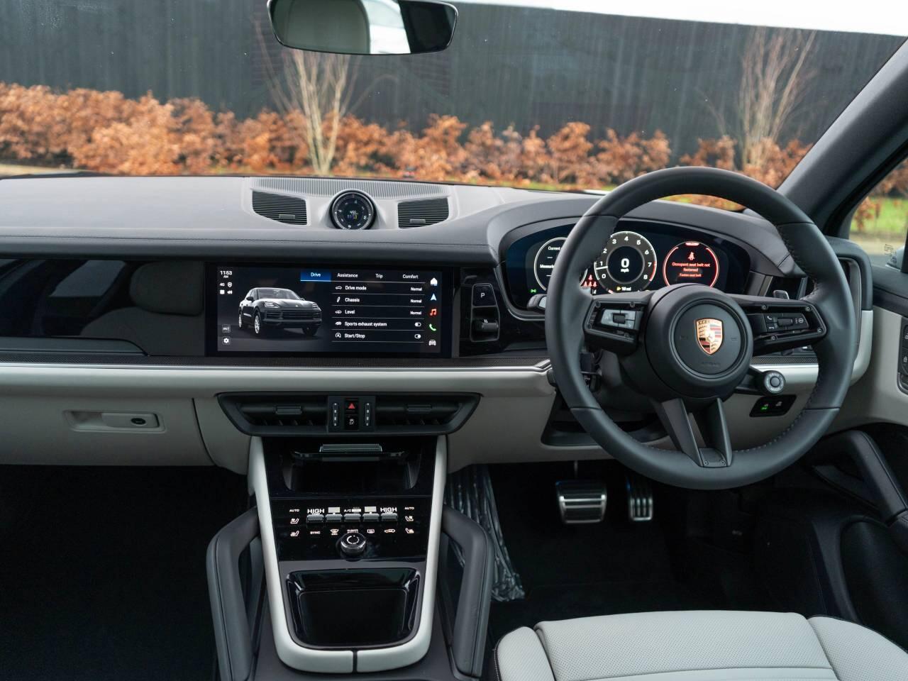 Porsche Cayenne view 44