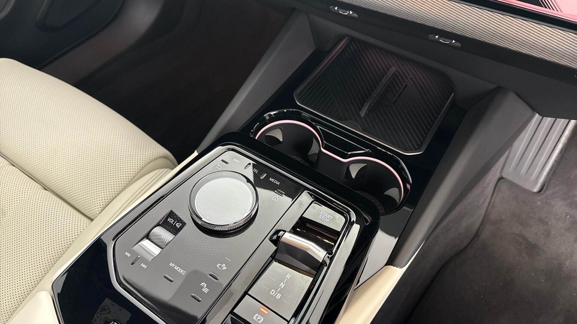BMW i5 view 10
