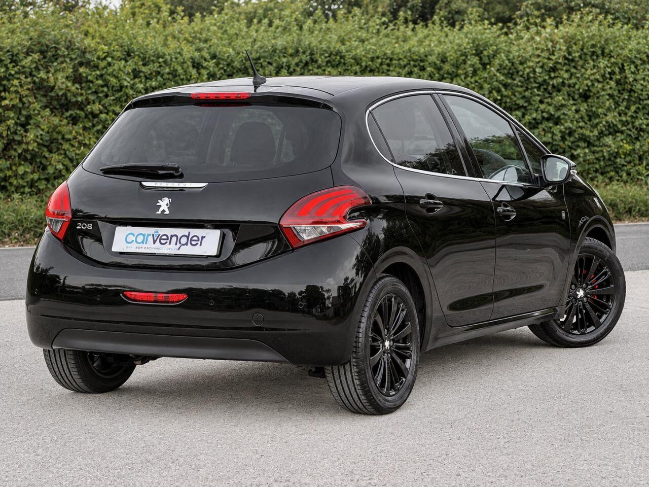 Peugeot 208 view 4