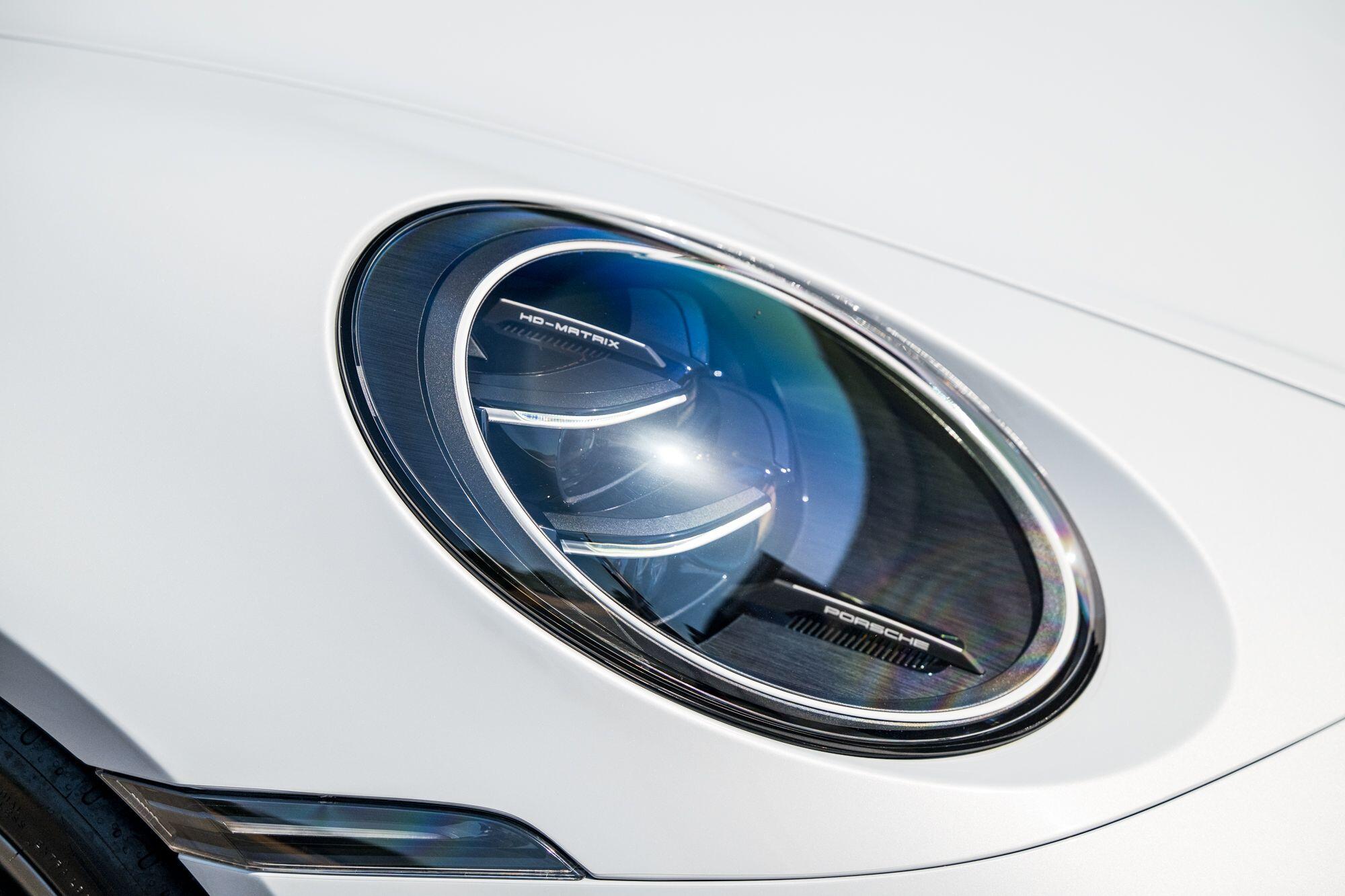 Porsche 911 view 12