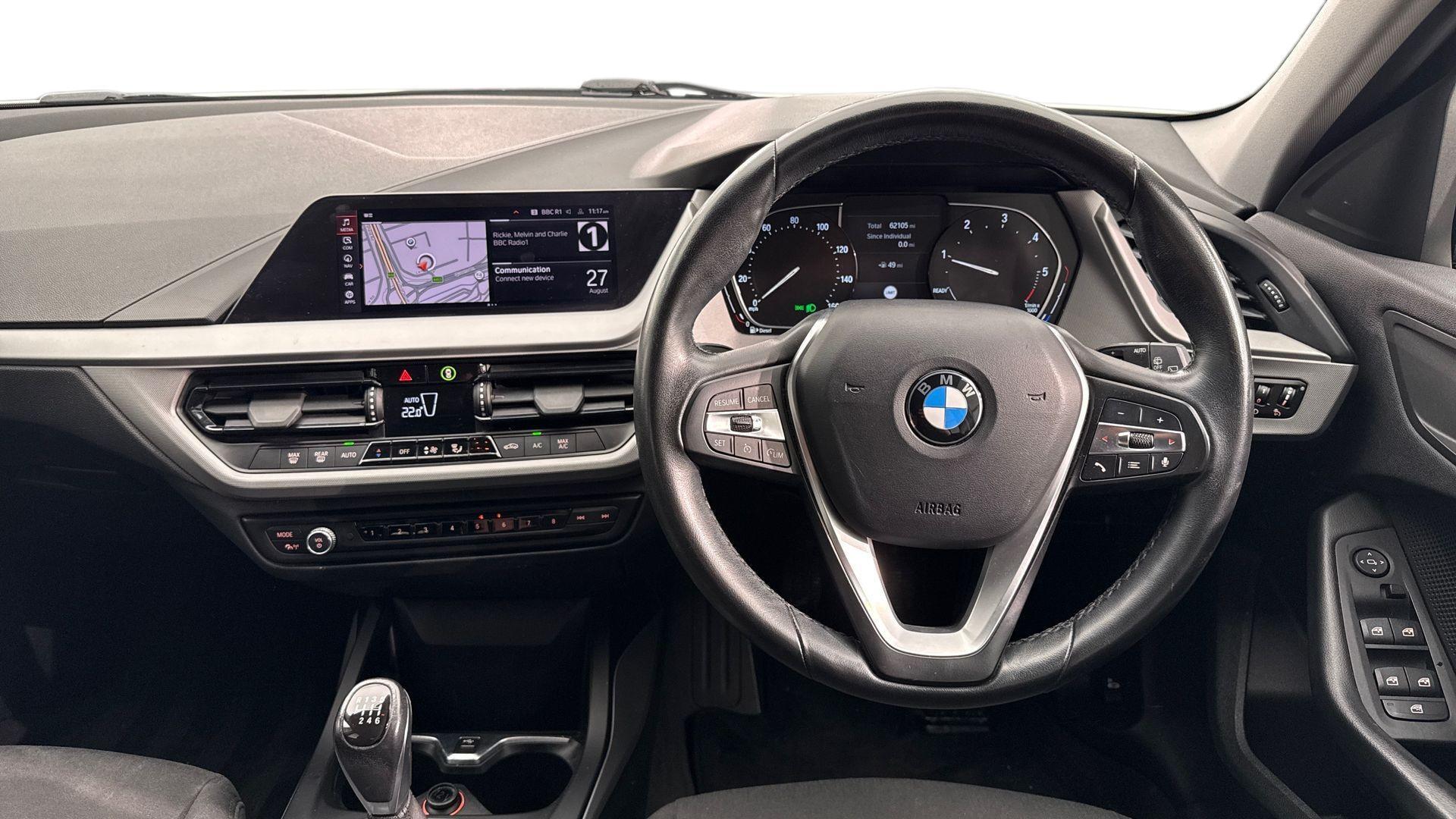 BMW 1 Series view 5