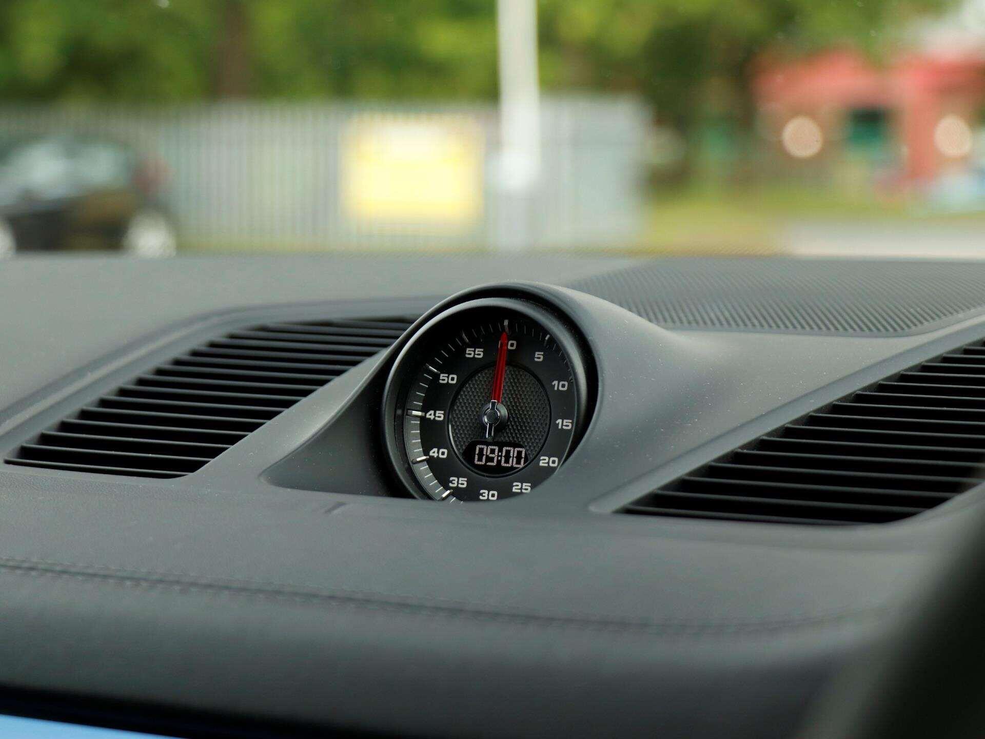 Porsche Cayenne view 14