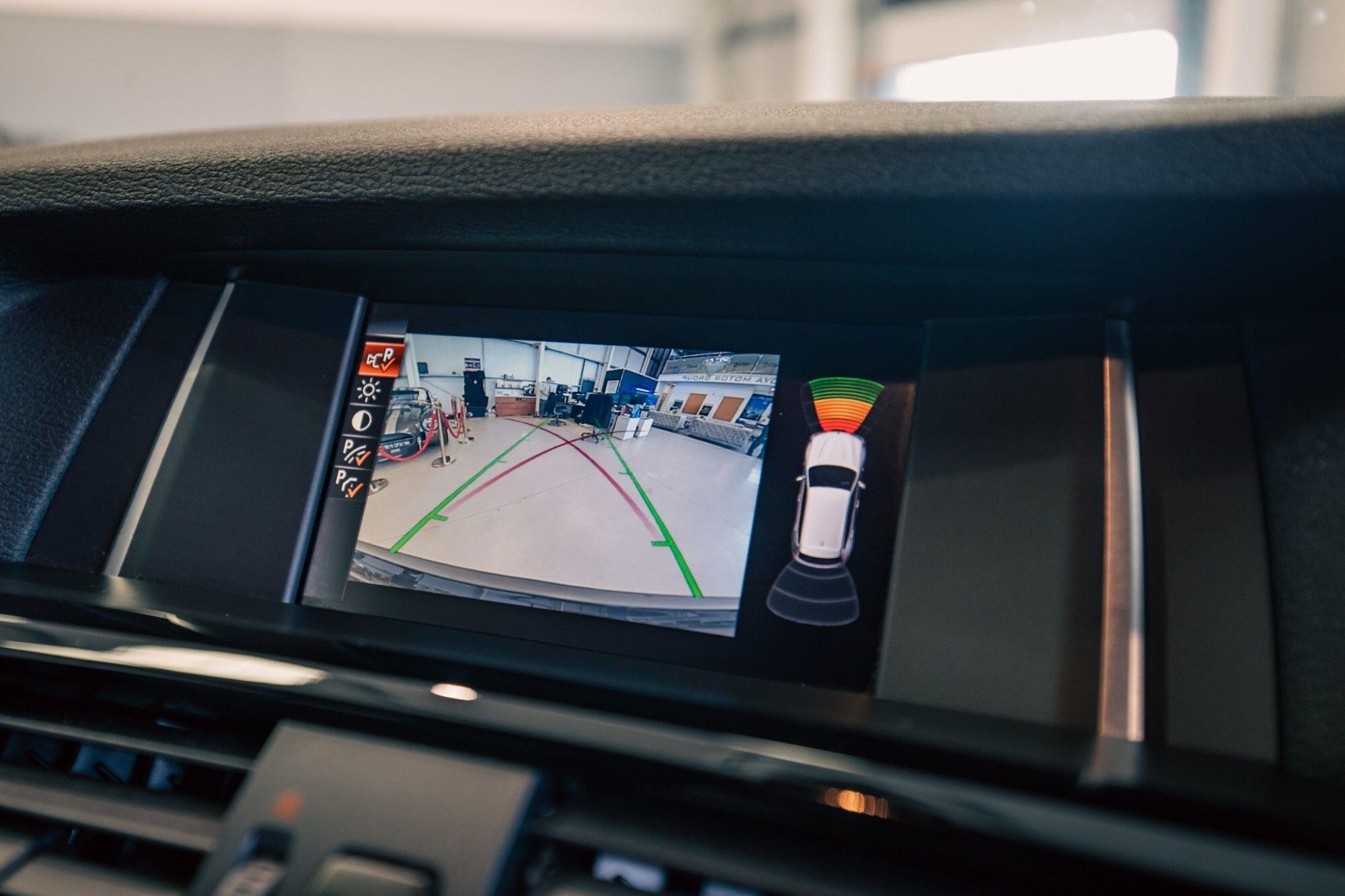 BMW X3 view 16
