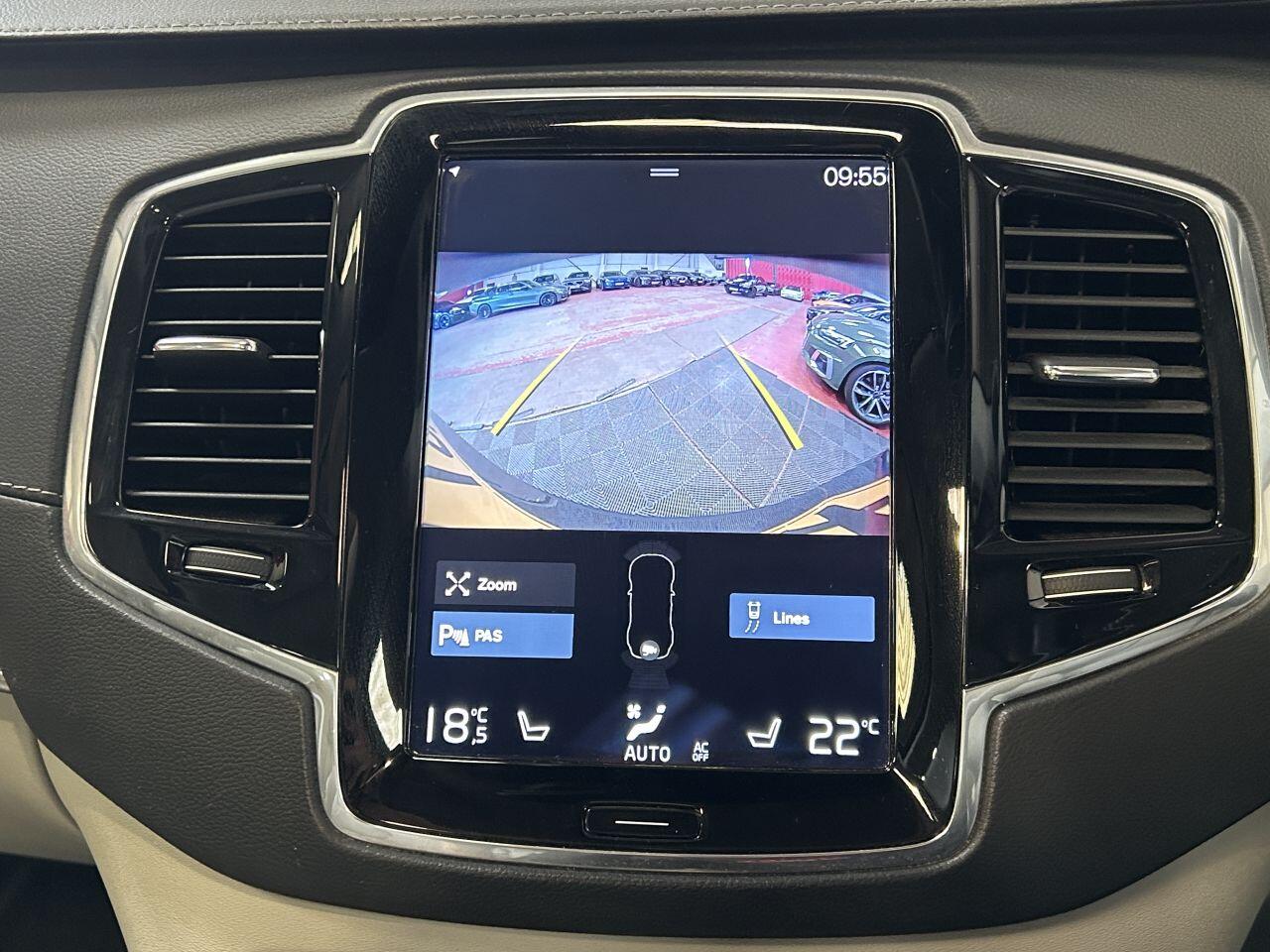 Volvo XC90 view 42