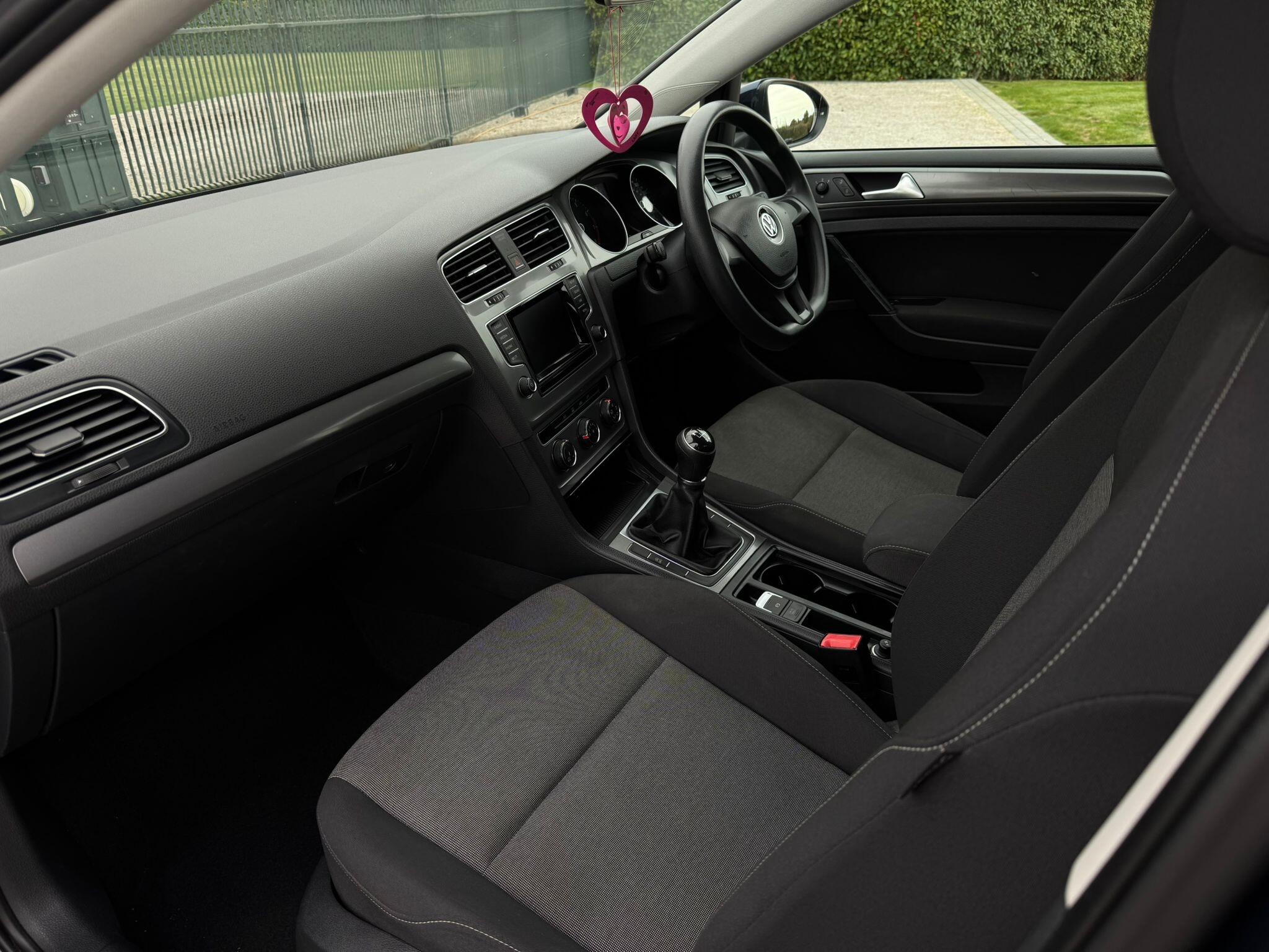 2013 Volkswagen Golf image 21