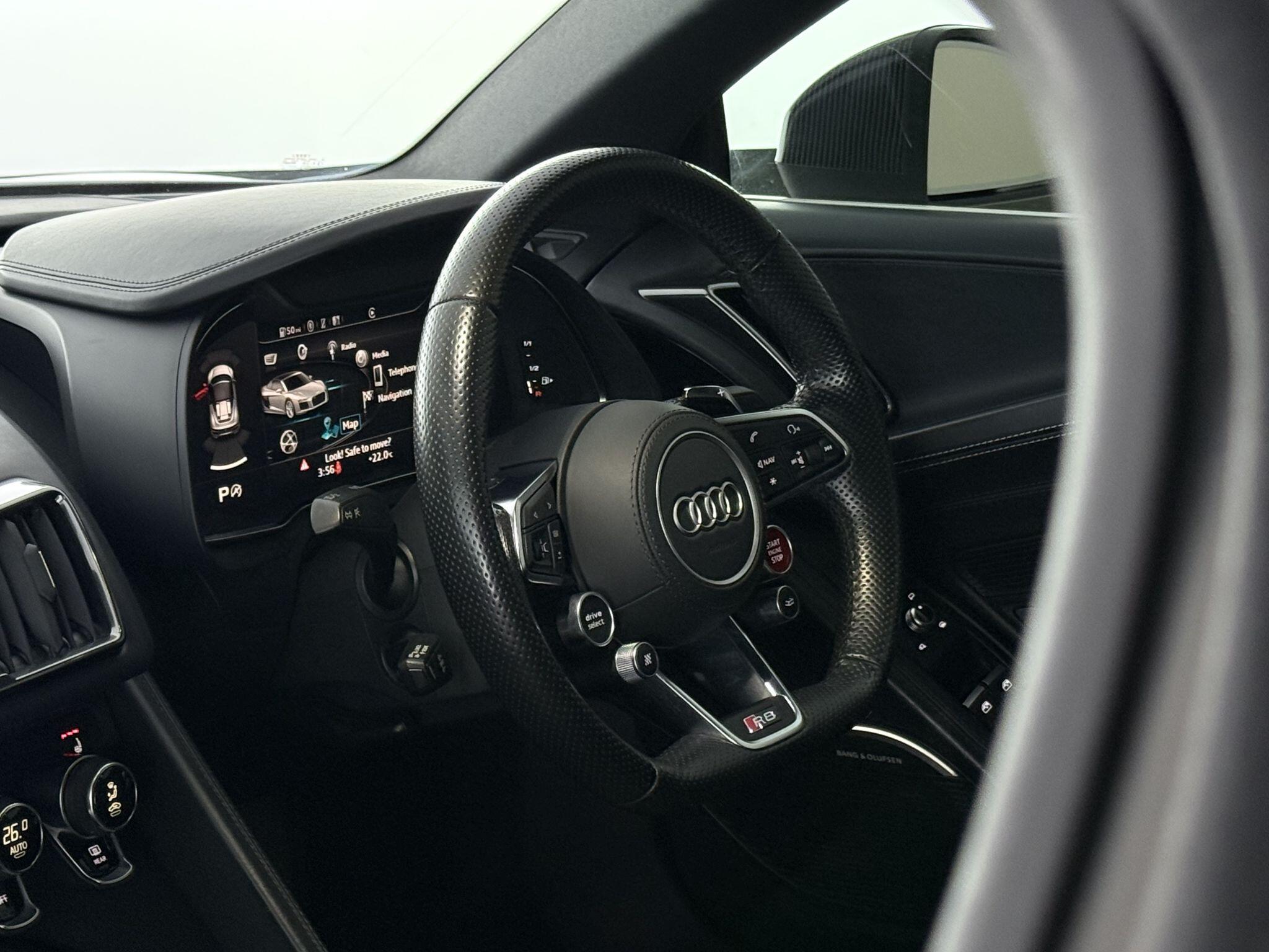 Audi R8 view 21