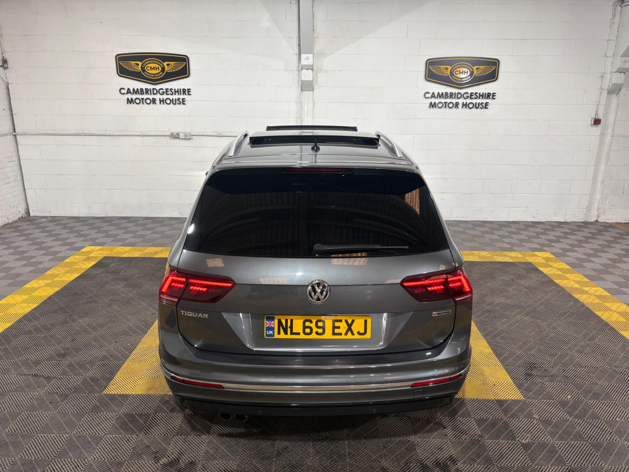 Volkswagen Tiguan view 11