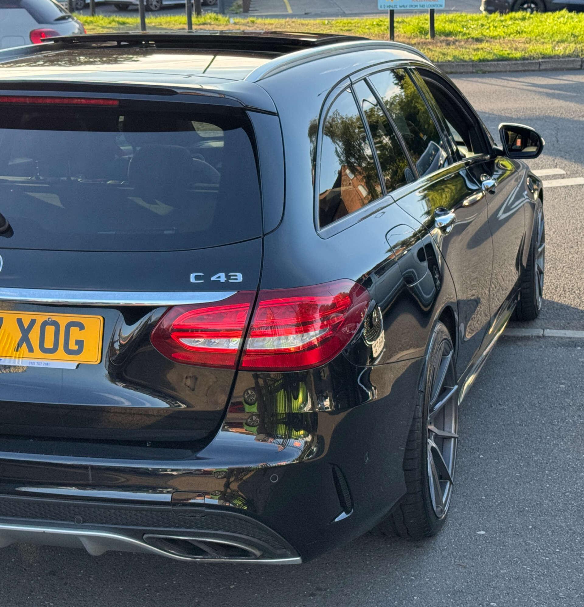 Mercedes-Benz C-Class view 5
