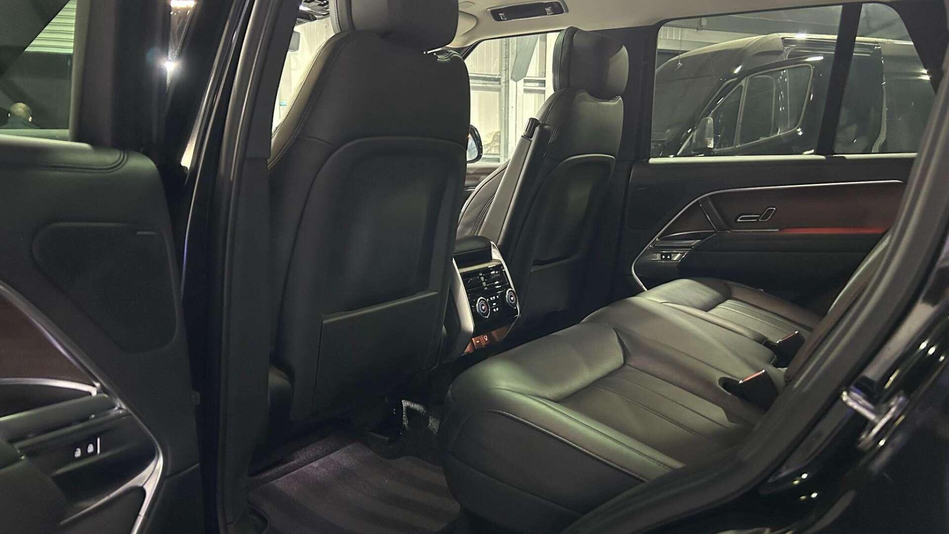 Land Rover Range Rover view 30