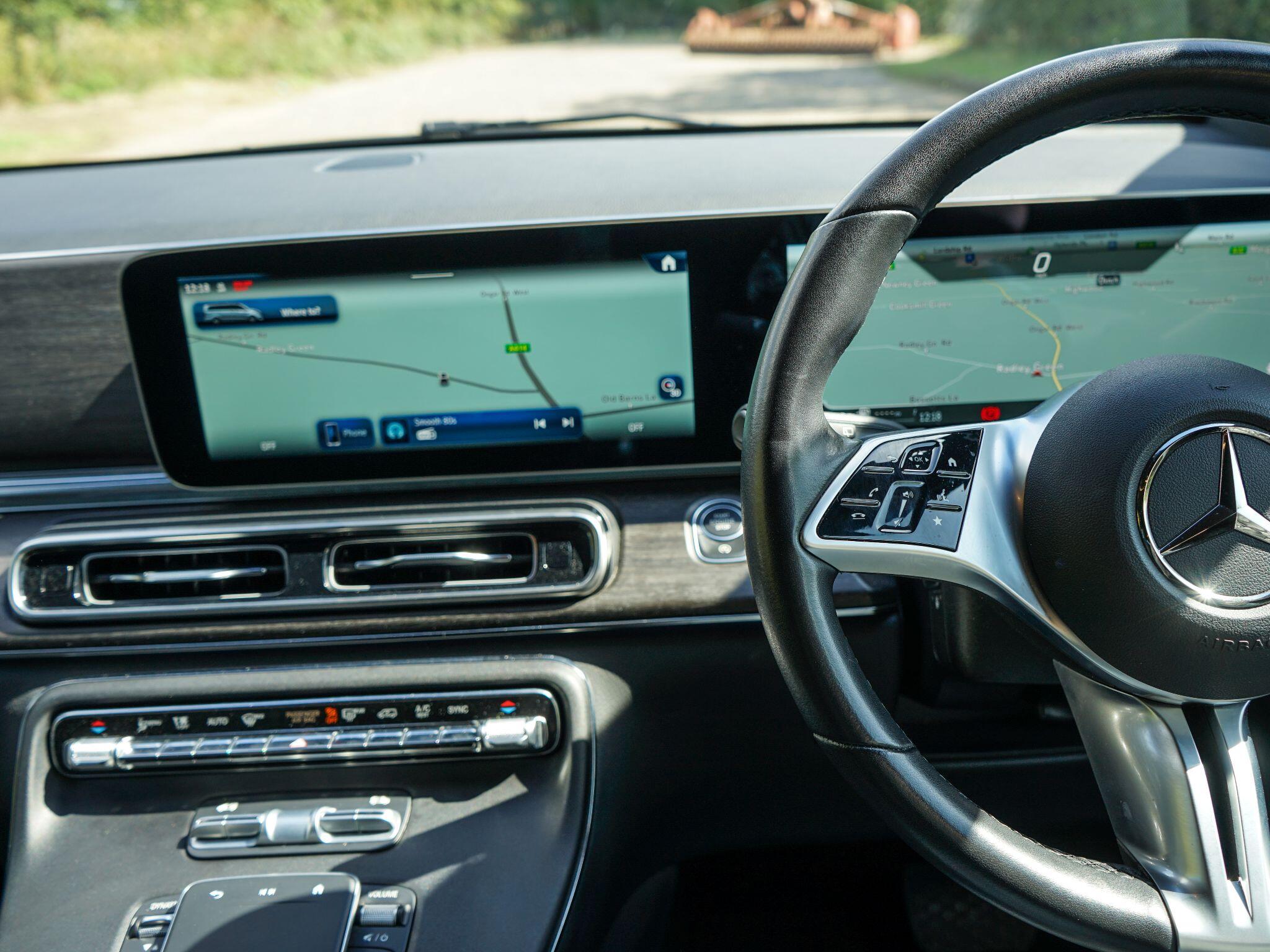 Mercedes-Benz V Class view 8