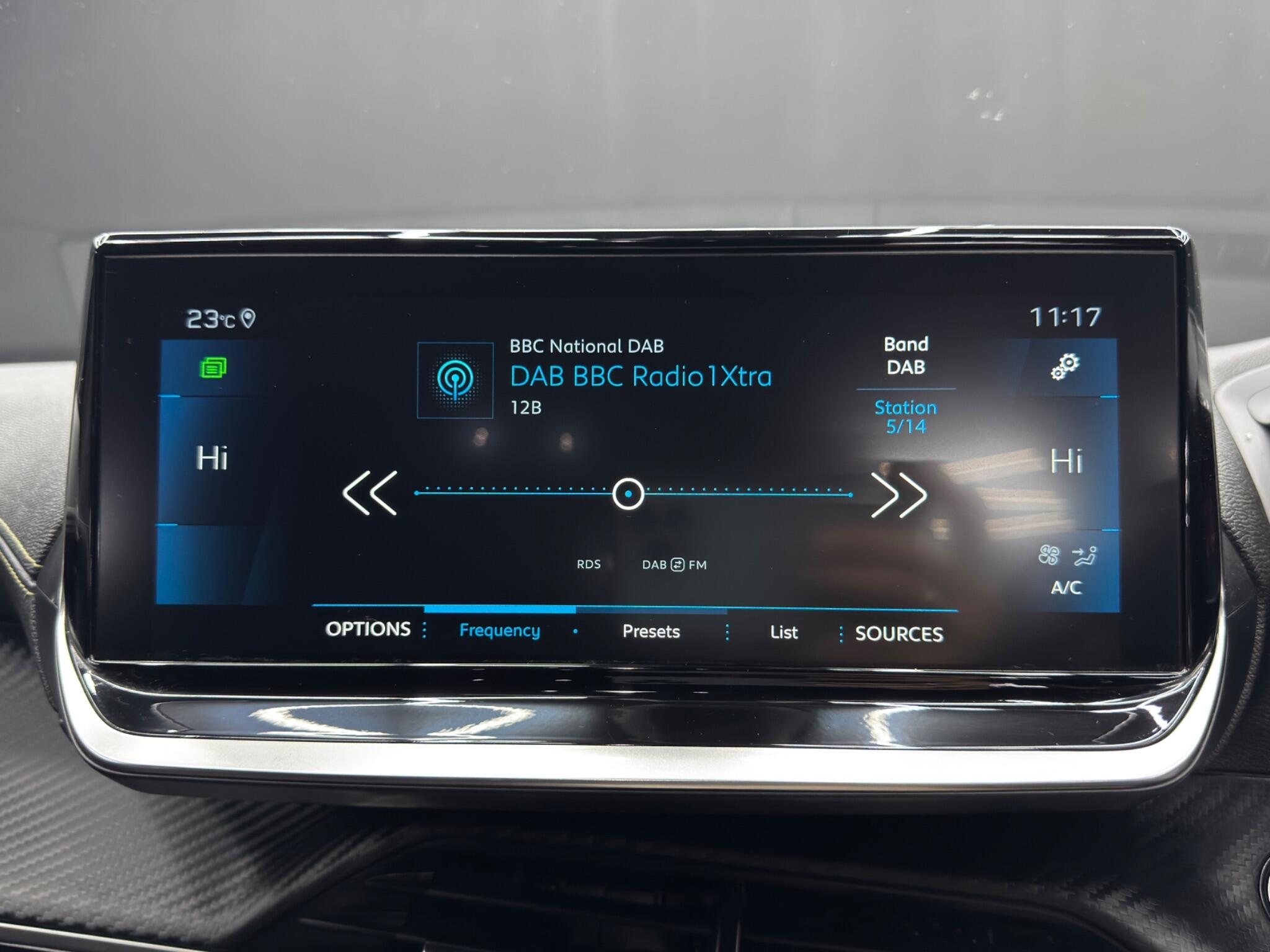 Peugeot 208 view 29