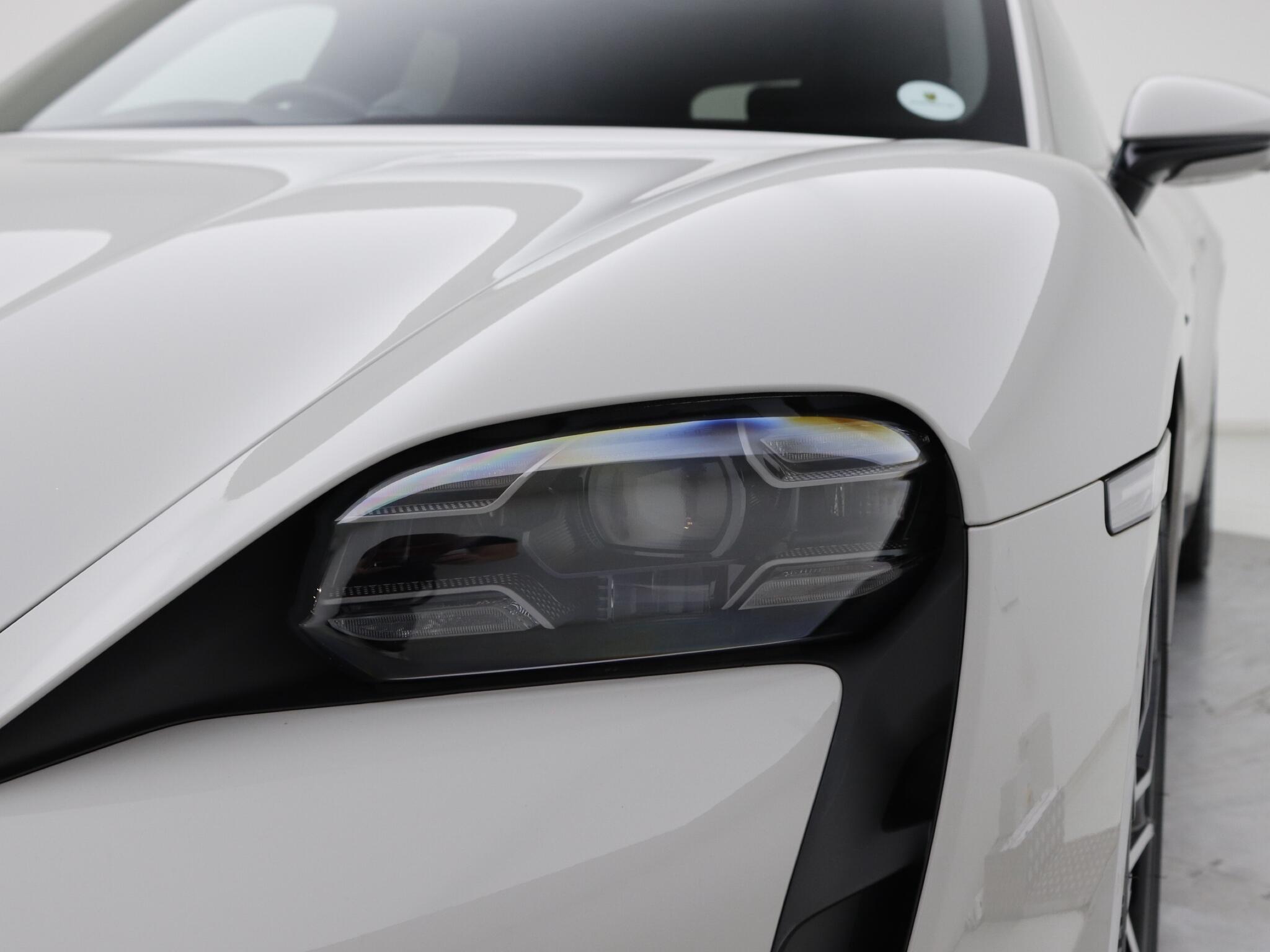 Porsche Taycan view 7