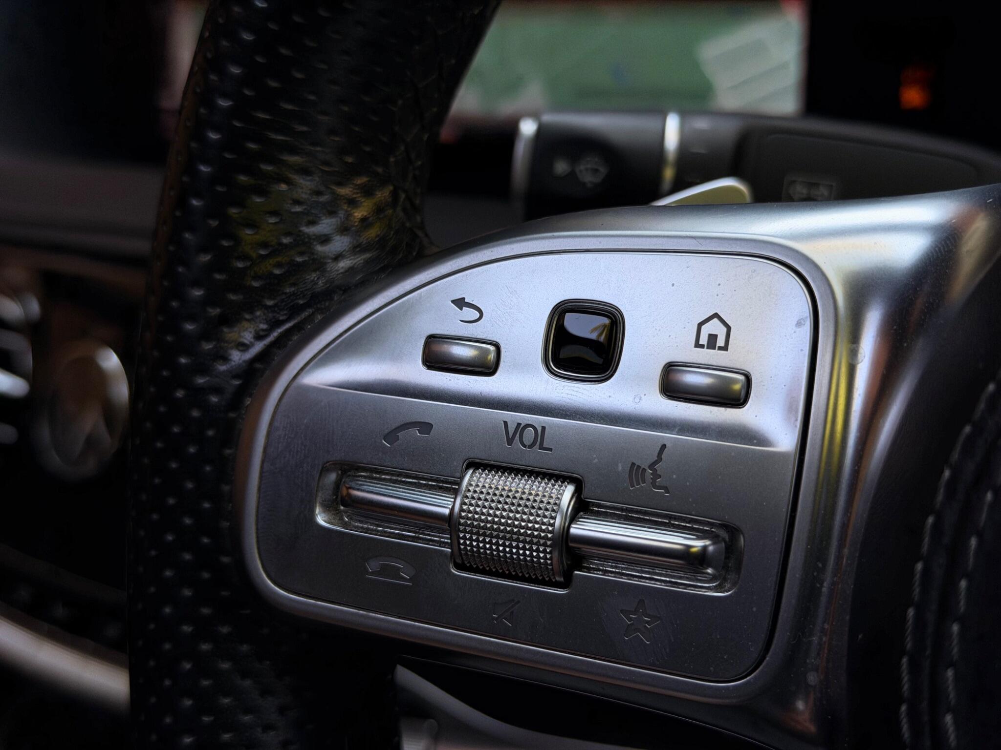 Mercedes-Benz S-Class view 26