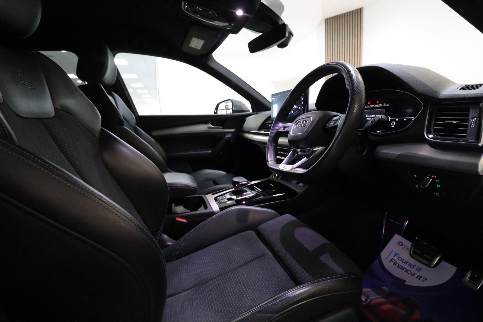 Audi Q5 view 14