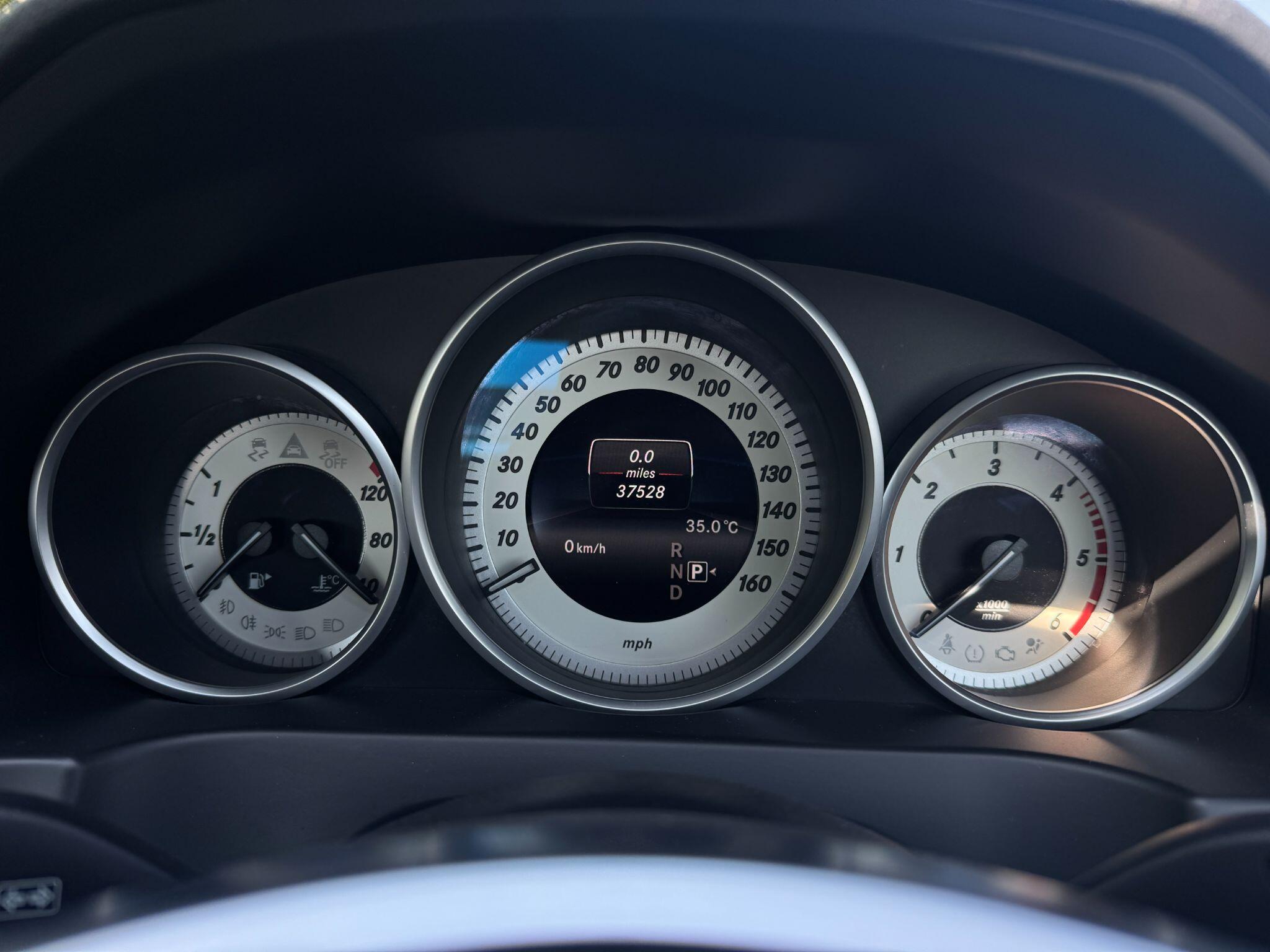 Mercedes-Benz E Class view 23