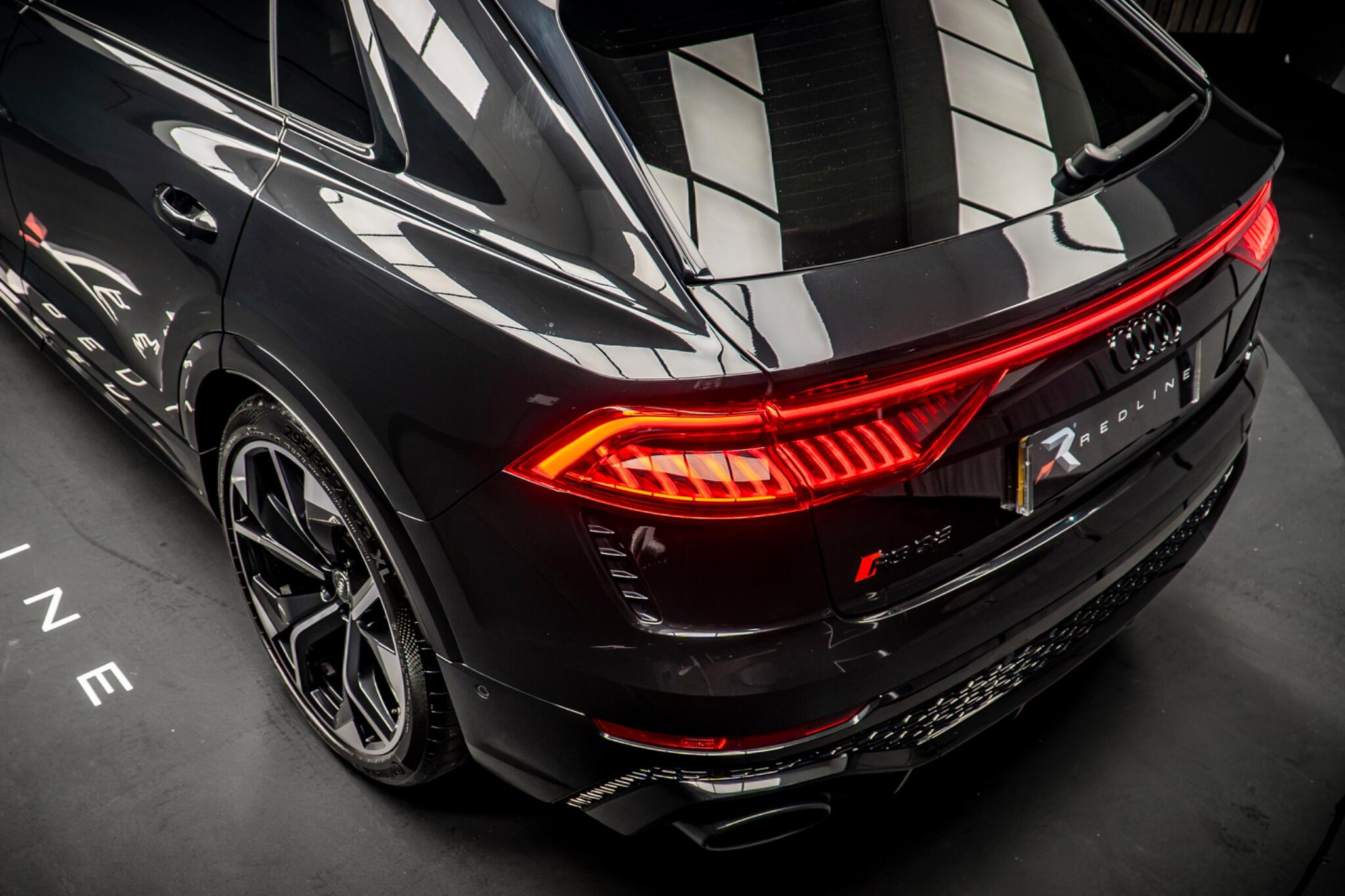 Audi RS Q8 view 19