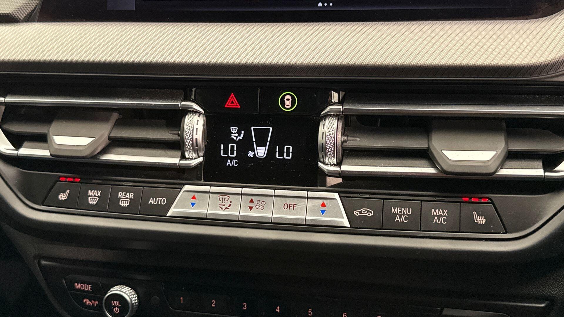 BMW 1 Series view 24