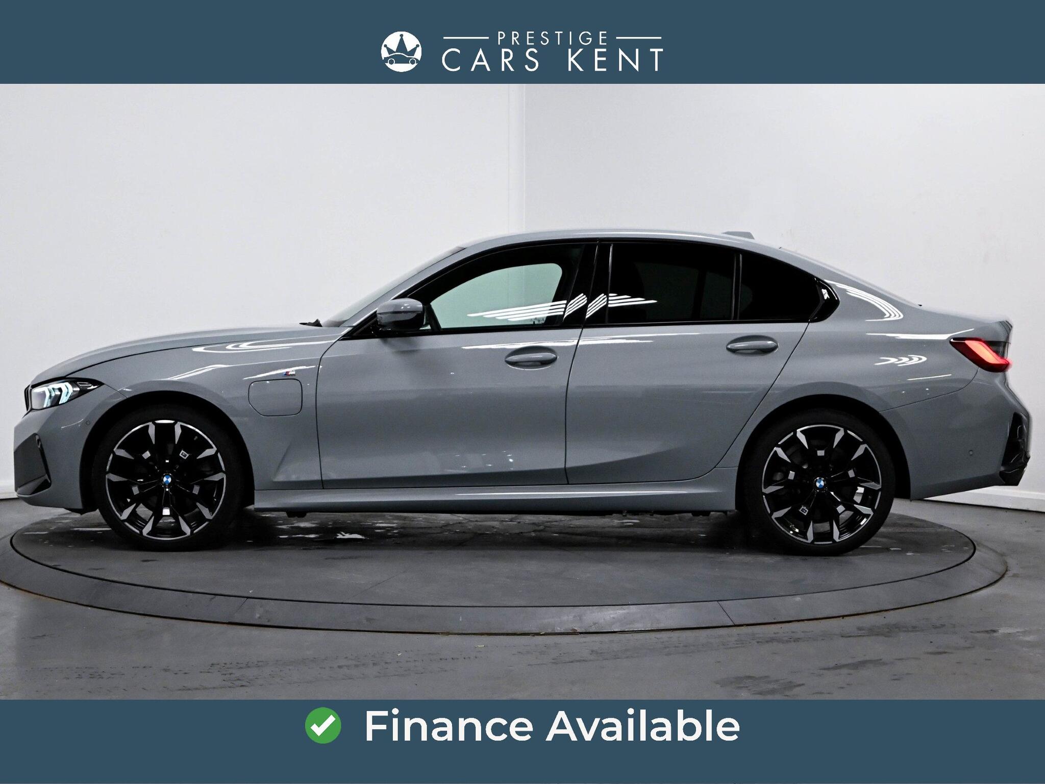BMW 3 Series view 4