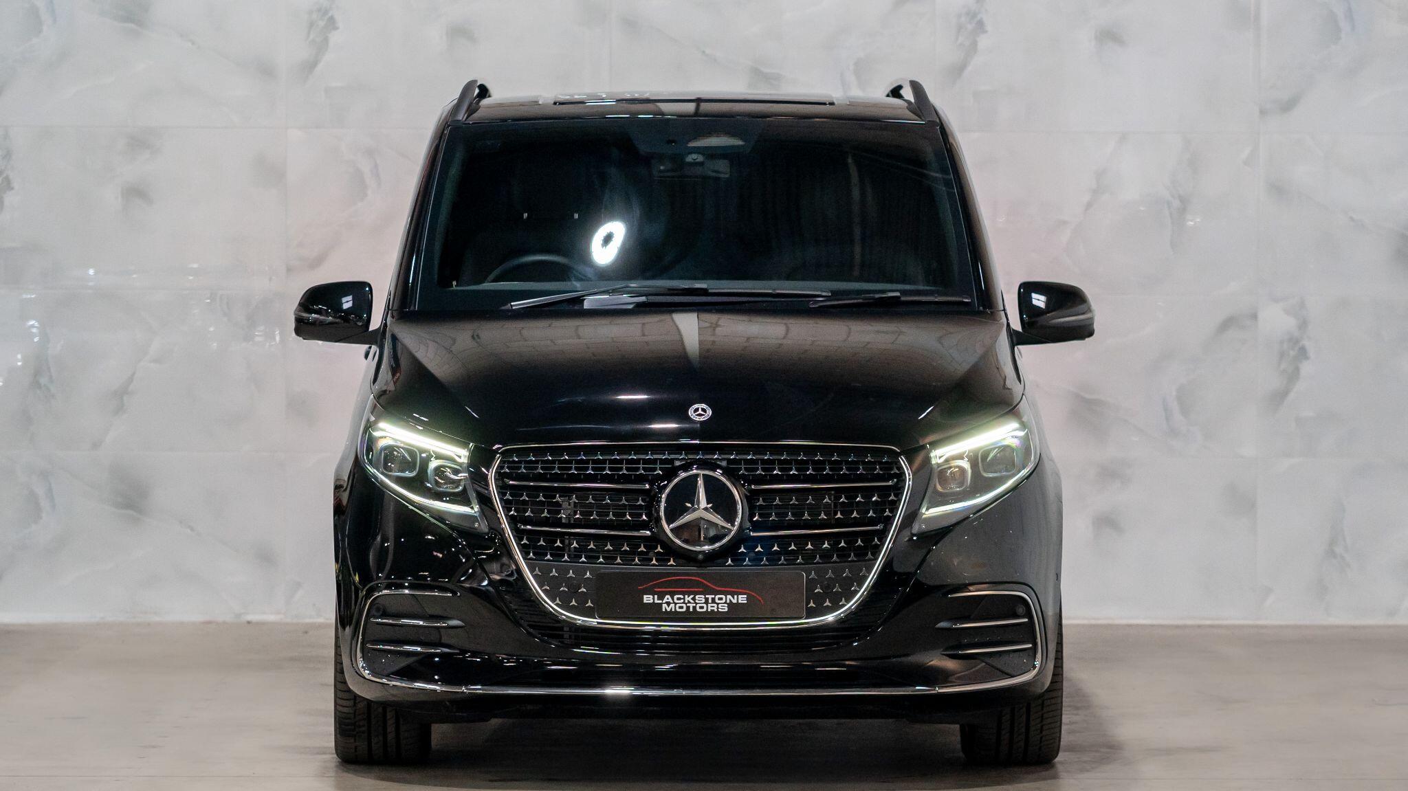 Mercedes-Benz V-Class view 4
