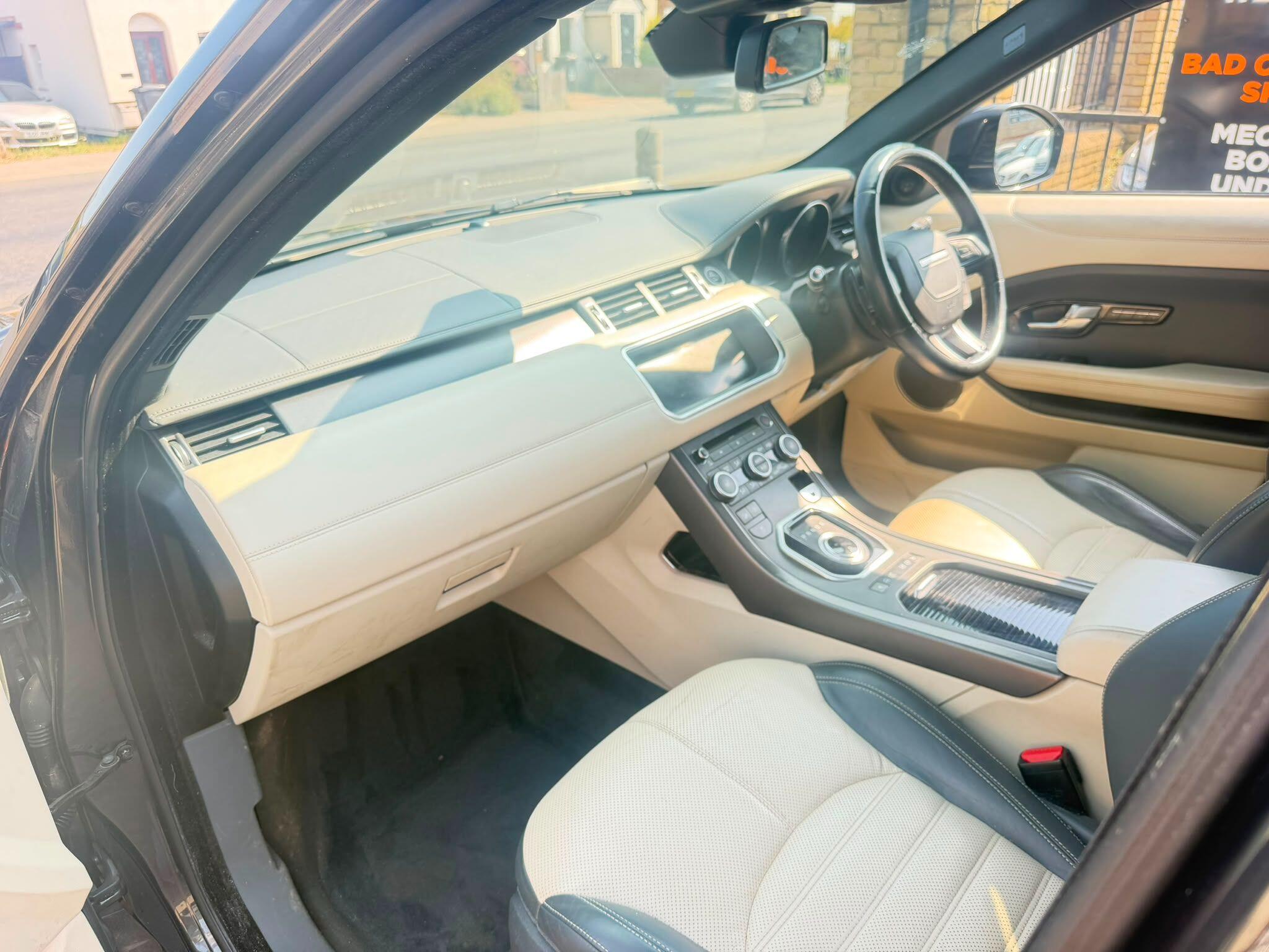 Land Rover Range Rover Evoque view 10