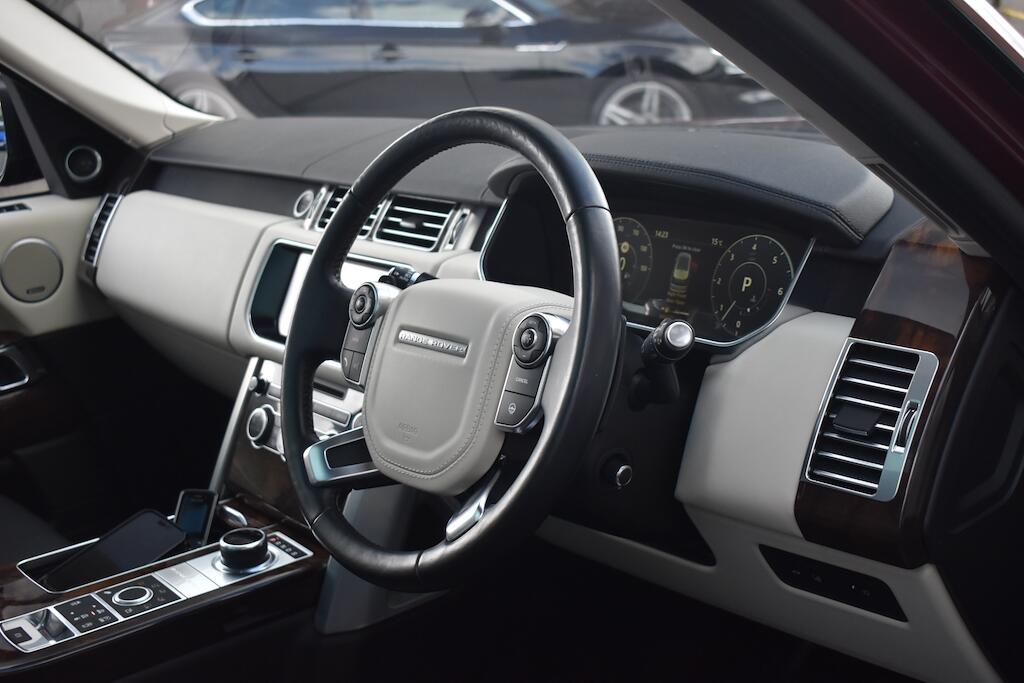 Land Rover Range Rover view 28