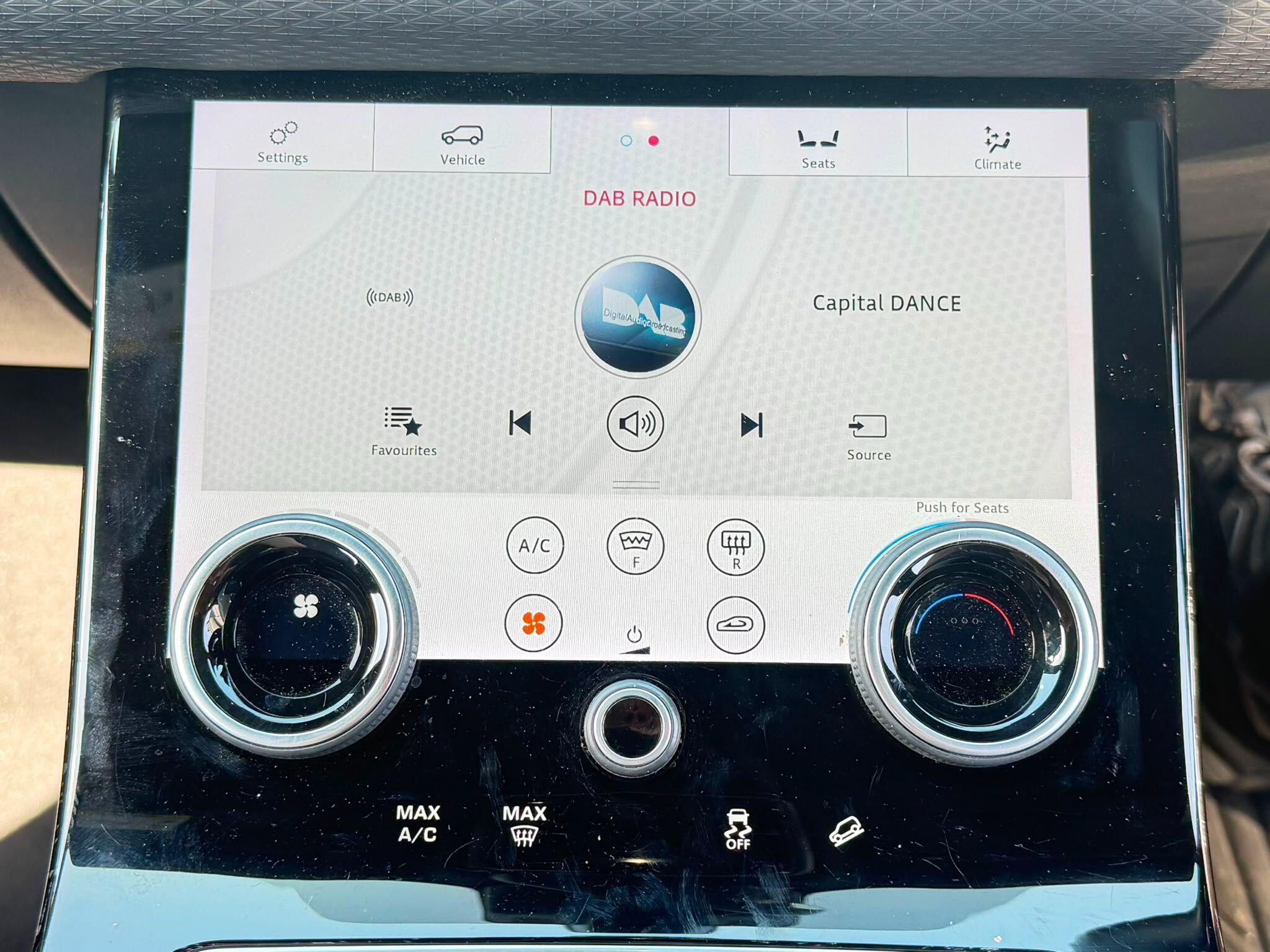 Land Rover Range Rover Velar view 30