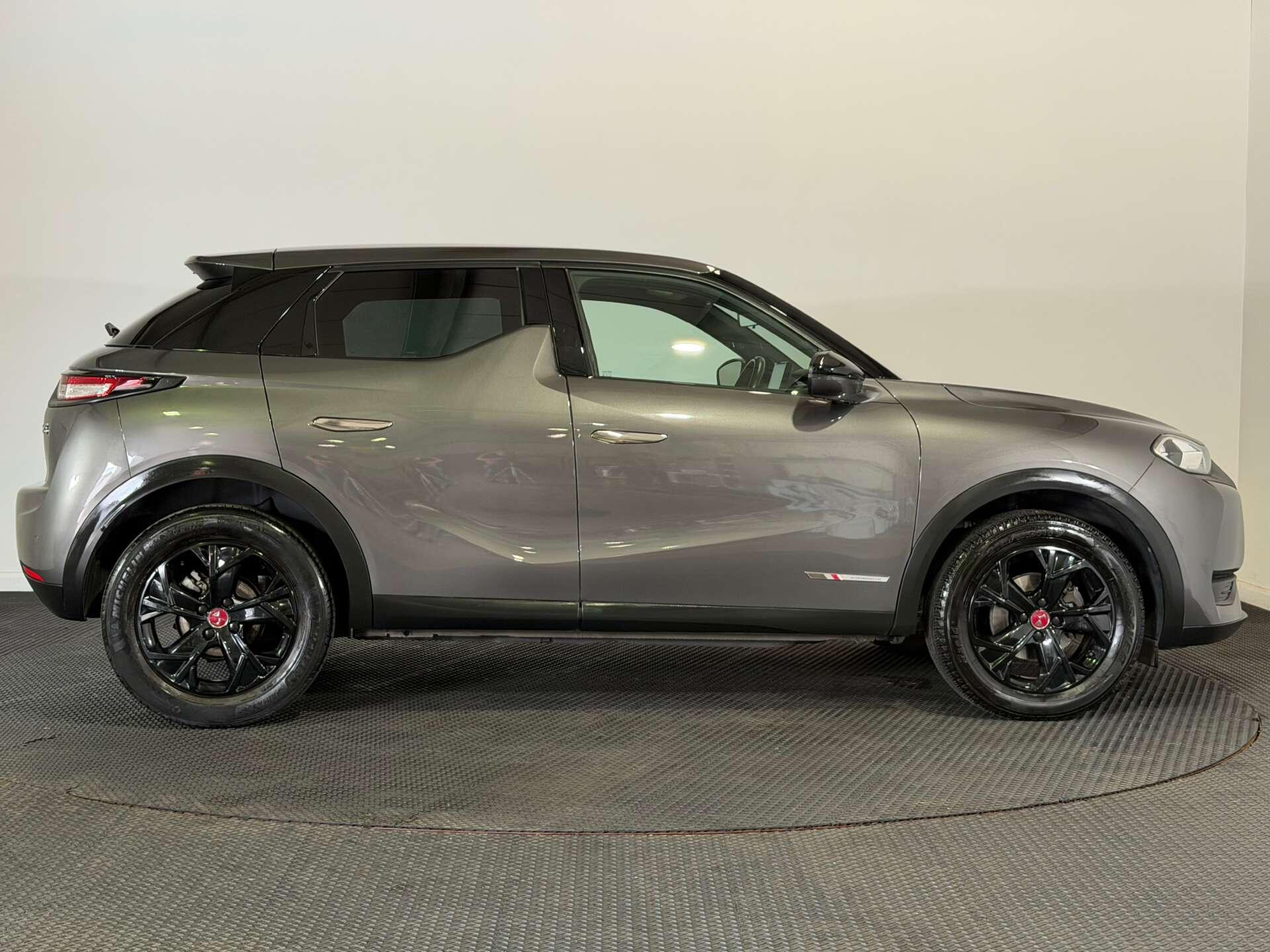 DS Automobiles DS 3 Crossback view 8