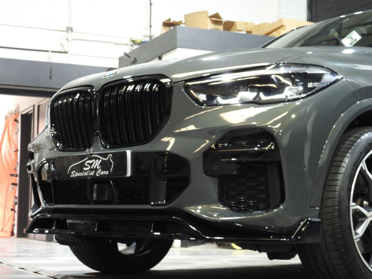 BMW X5 view 11