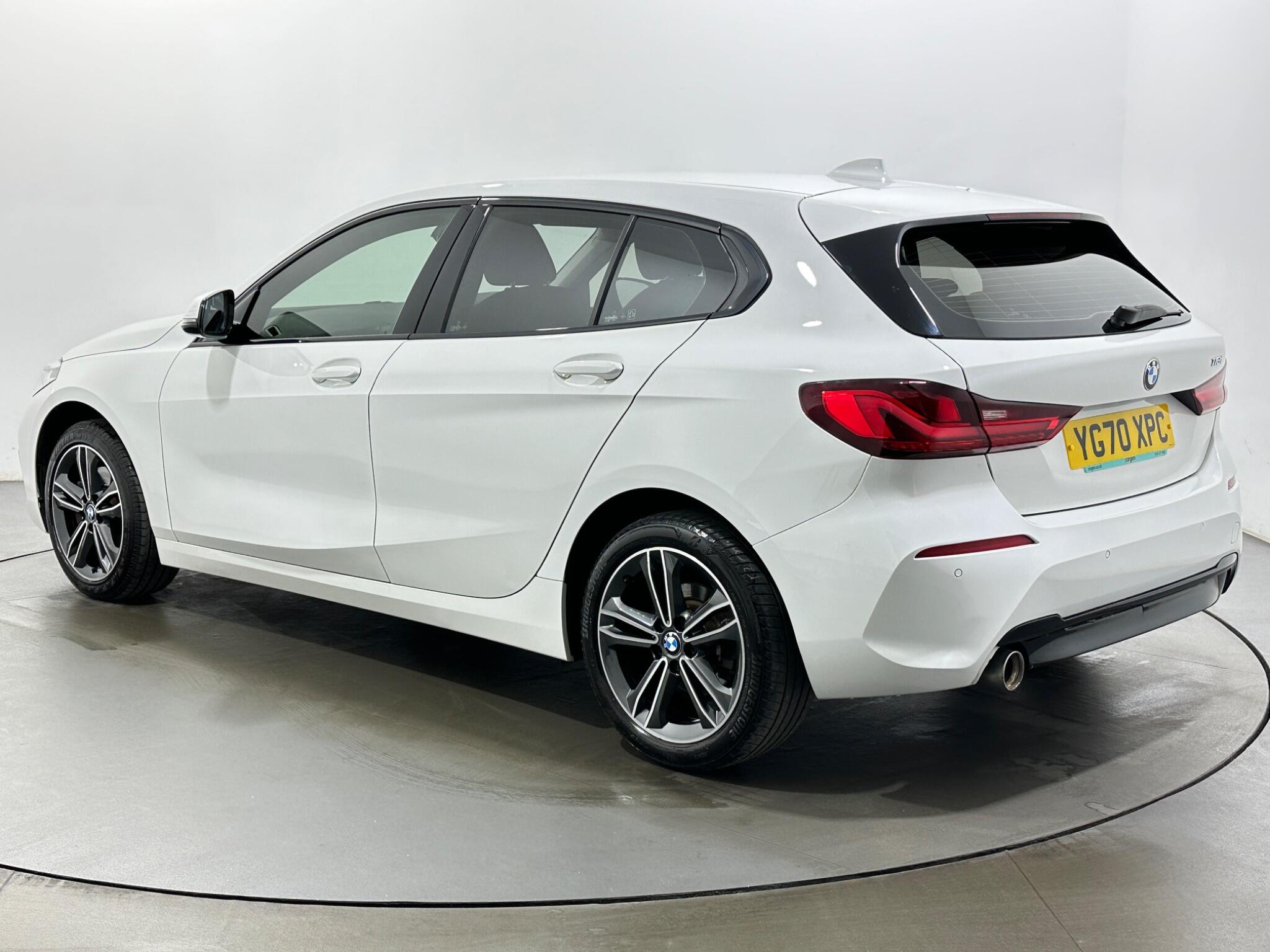 BMW 1 Series view 6