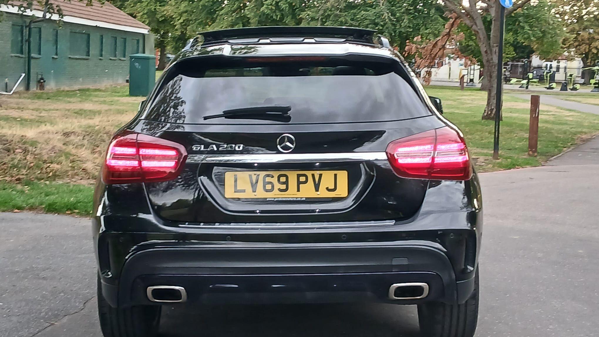 Mercedes-Benz Gla view 18