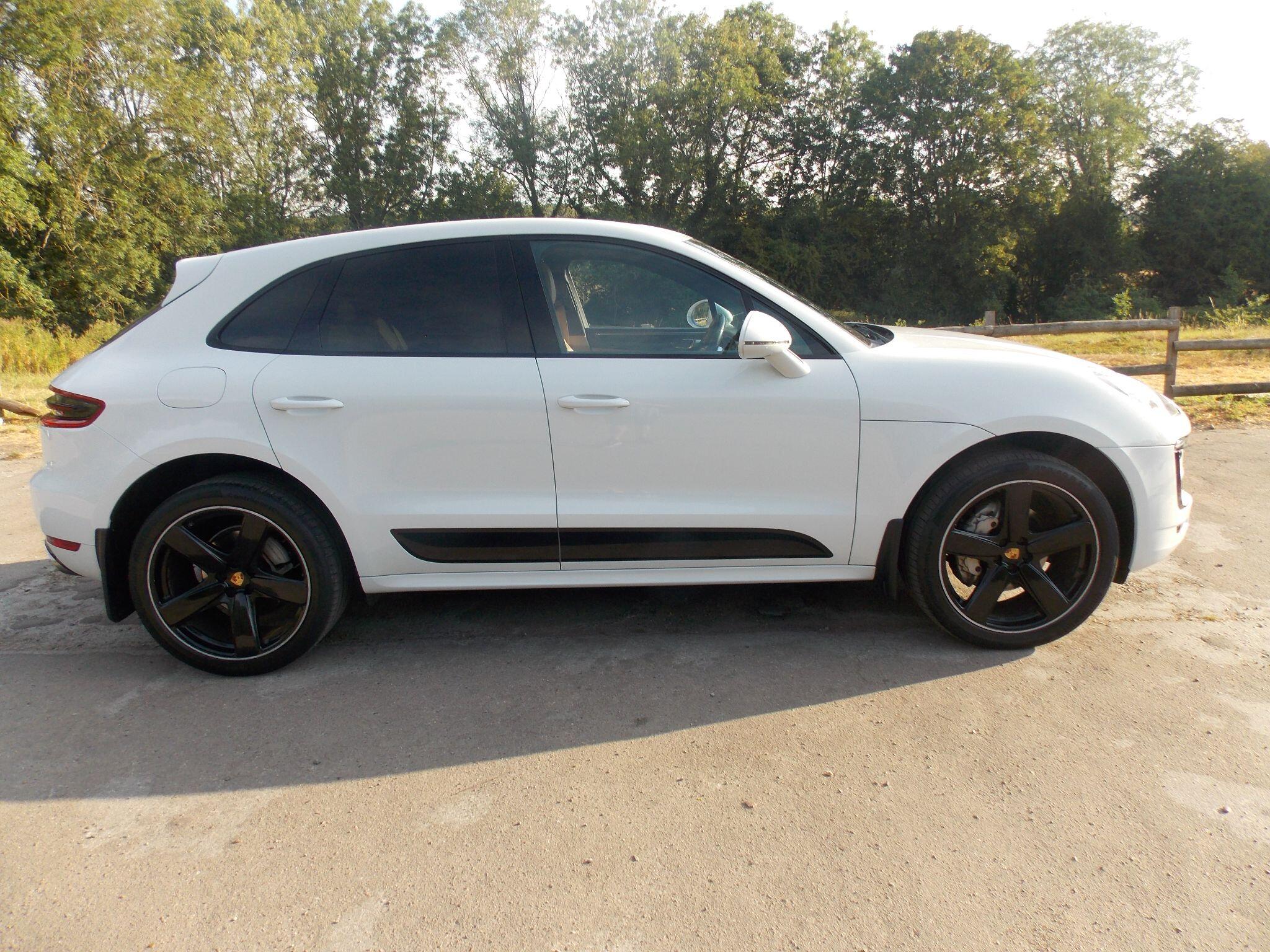 Porsche Macan view 5