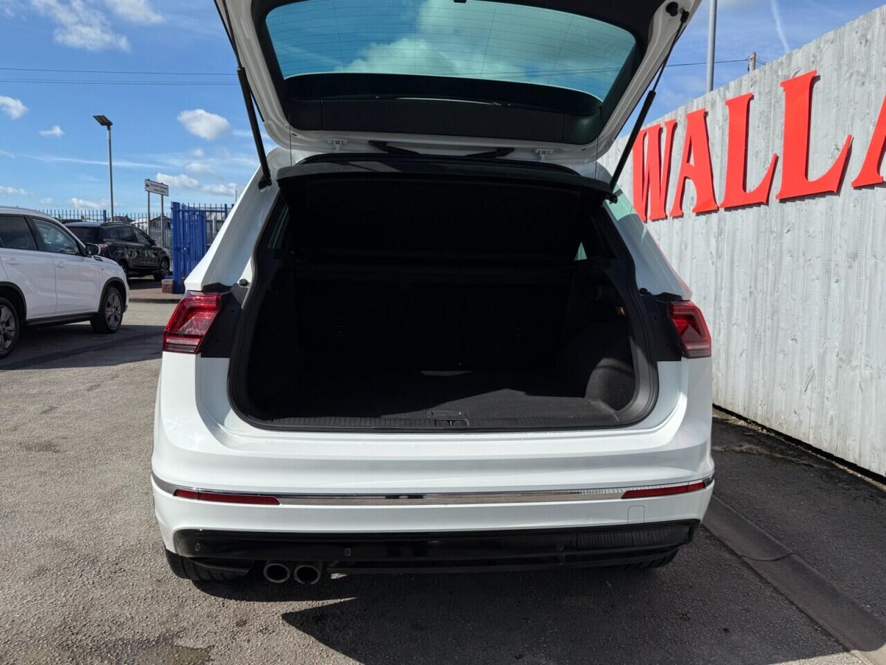 Volkswagen Tiguan view 36
