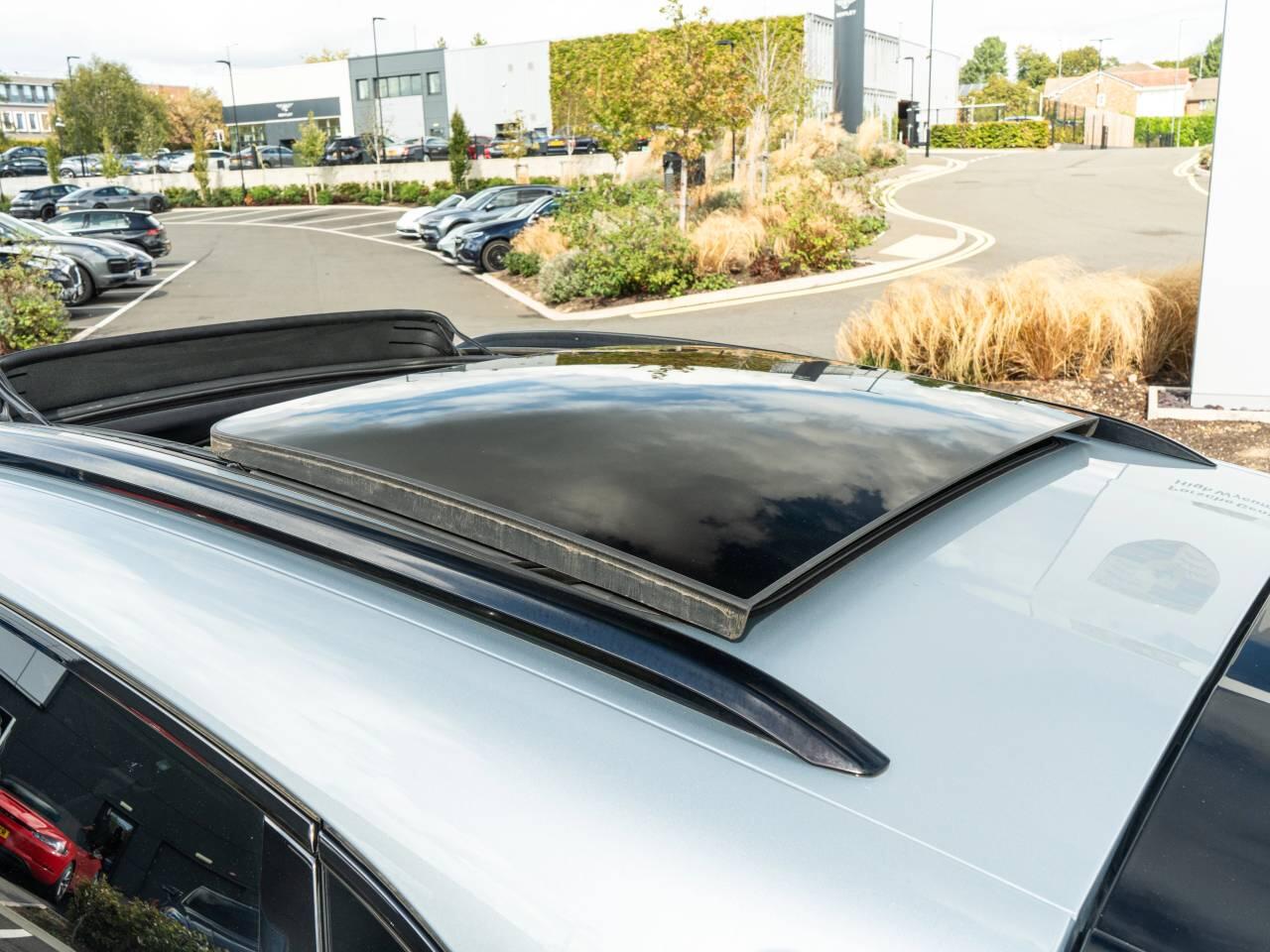 Porsche Macan view 10