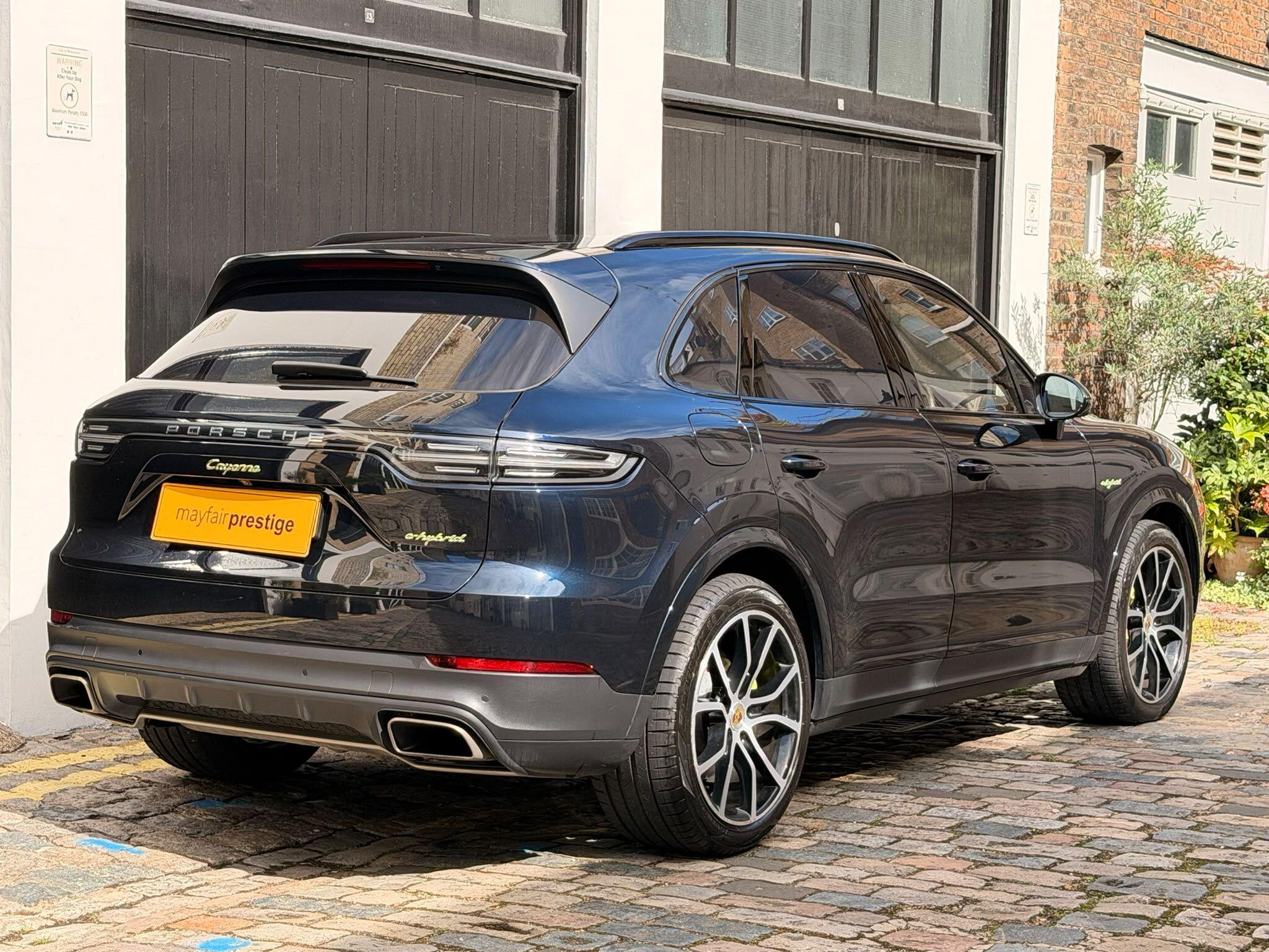 Porsche Cayenne view 17
