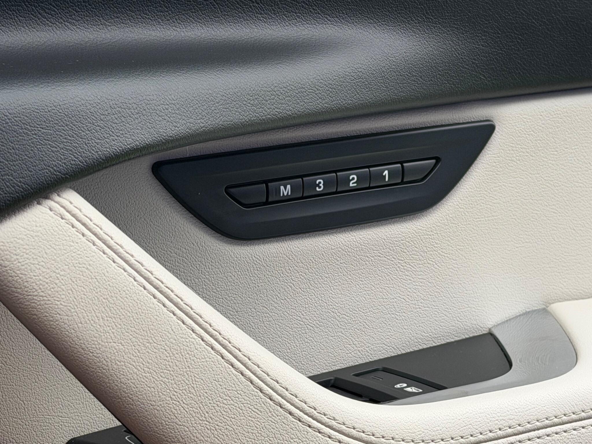 Jaguar Xe view 32