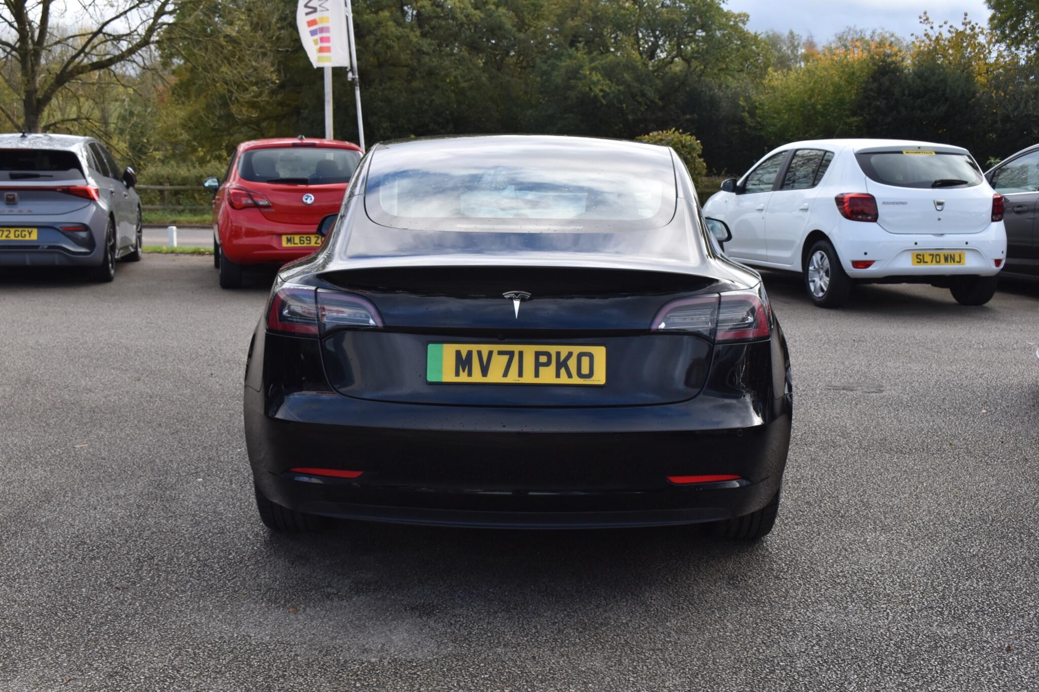 Model 3 - Standard Range Plus Auto RWD 4dr - Image 10