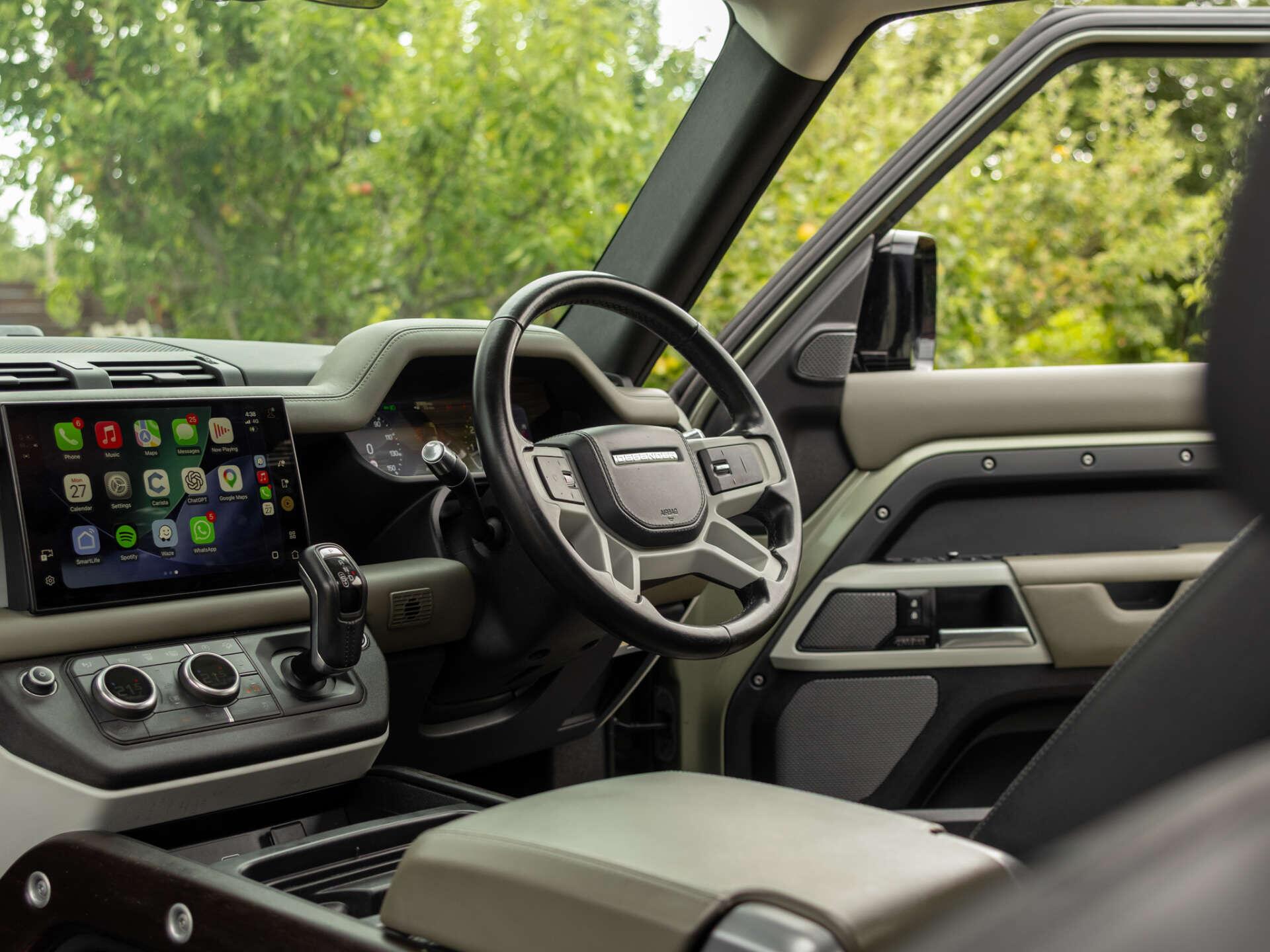 Land Rover Defender view 31