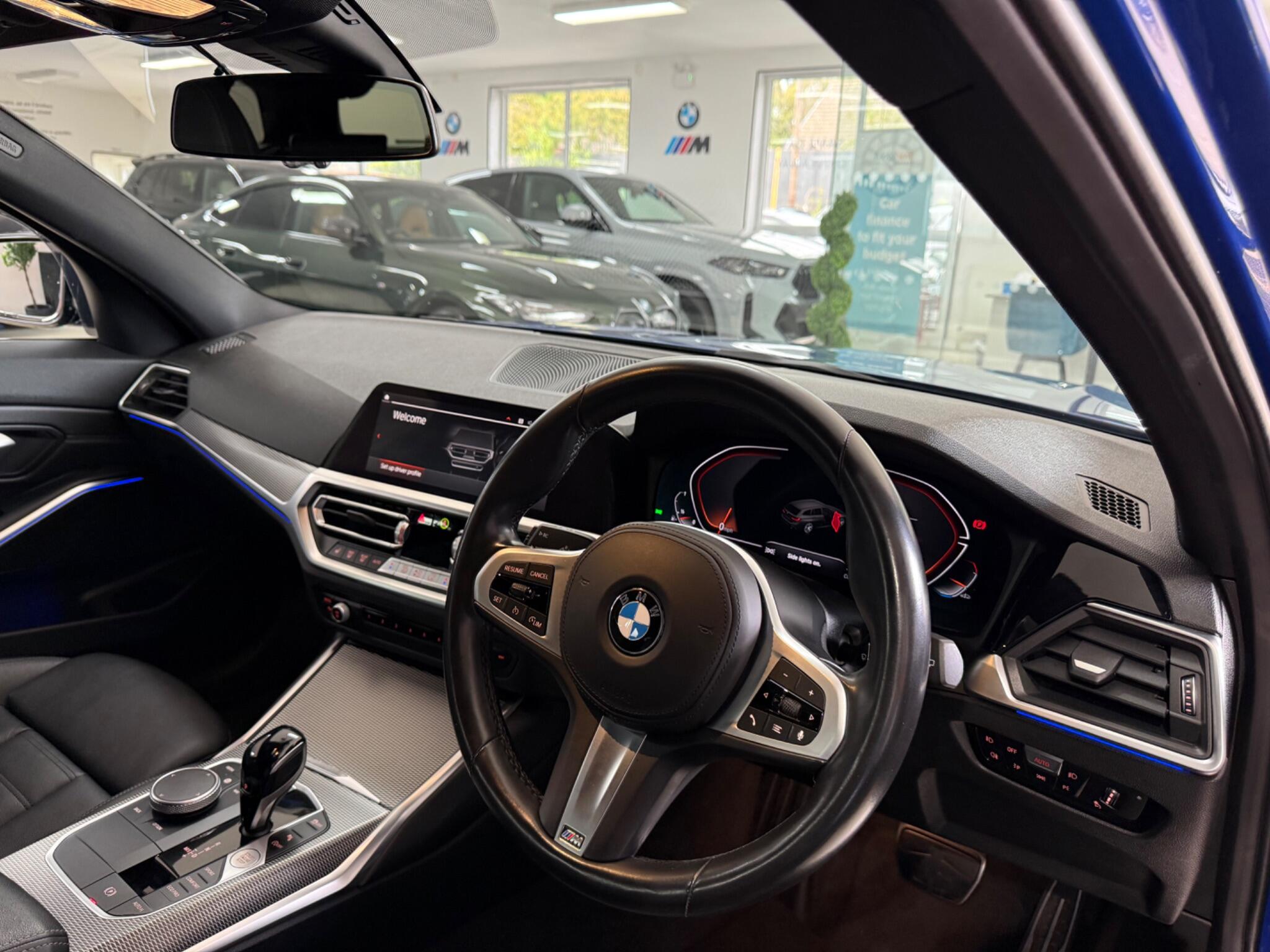 BMW 3 Series view 38