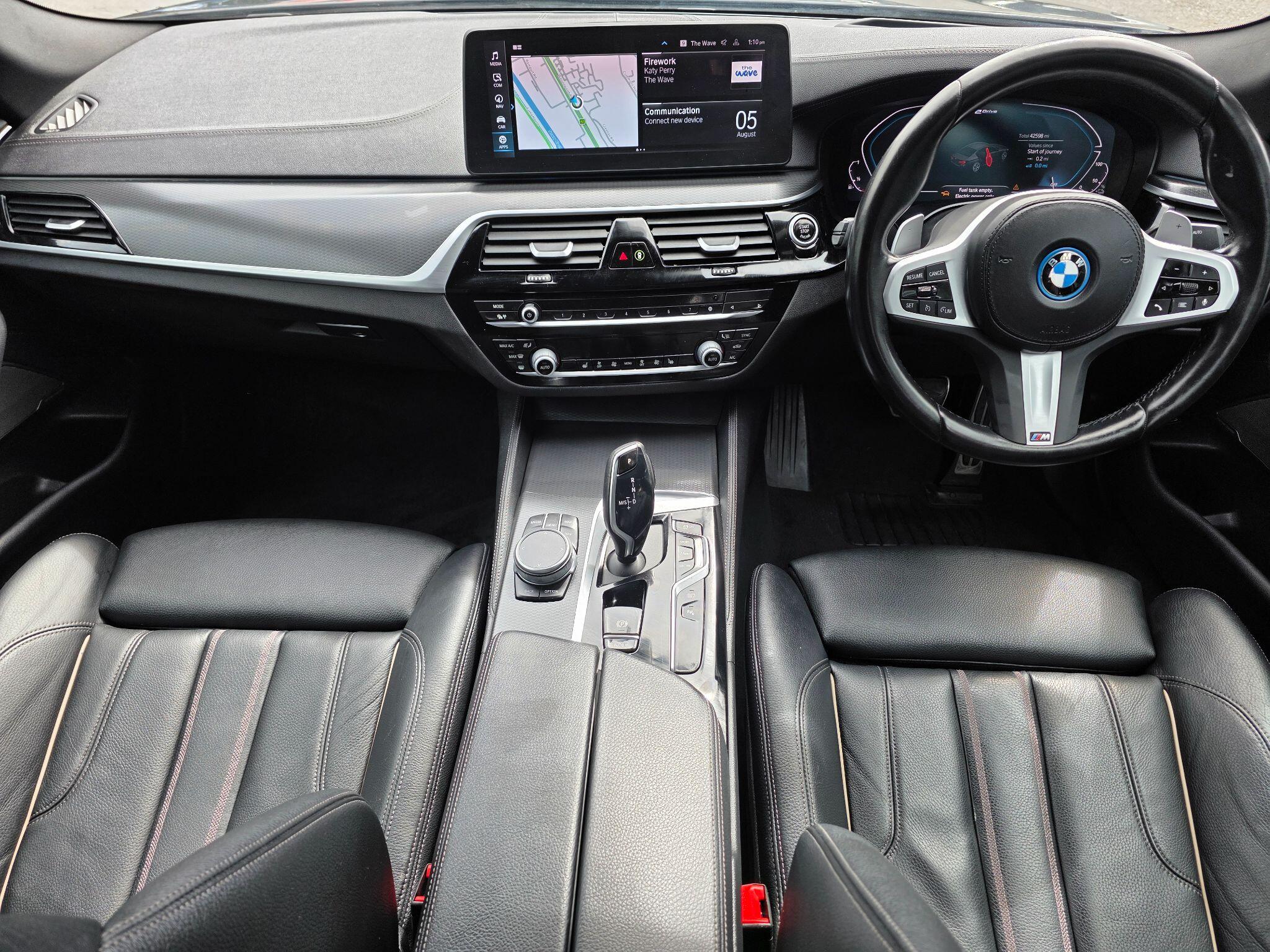 BMW 5 Series view 12