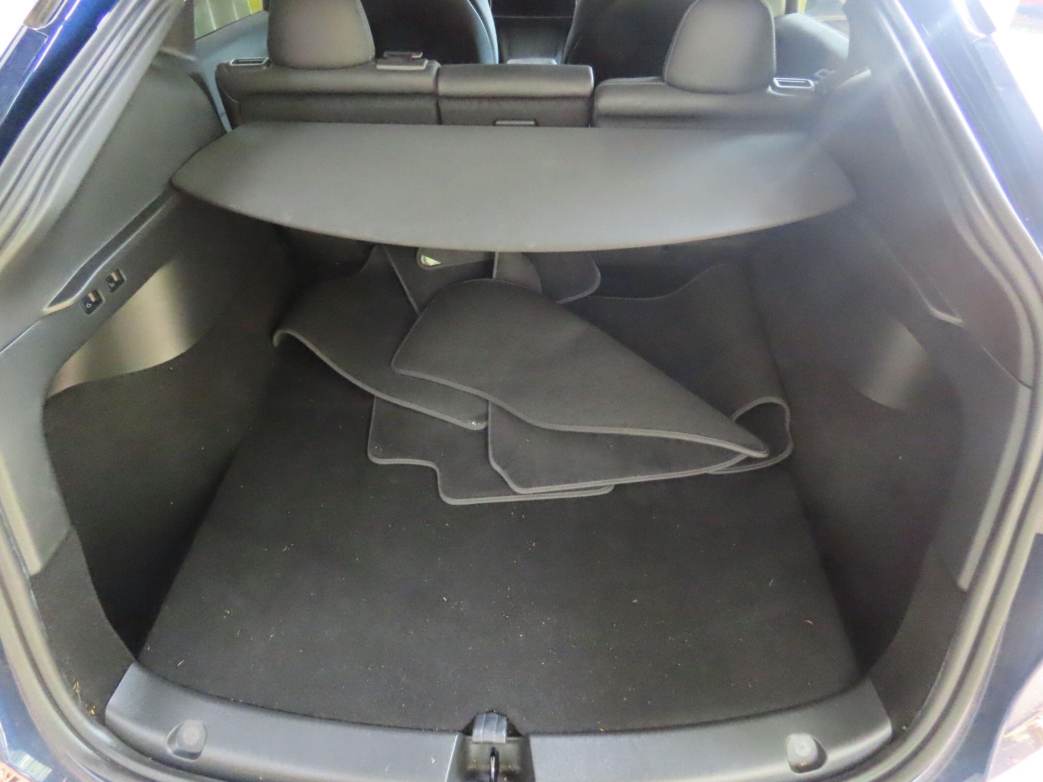 Tesla Model Y view 9