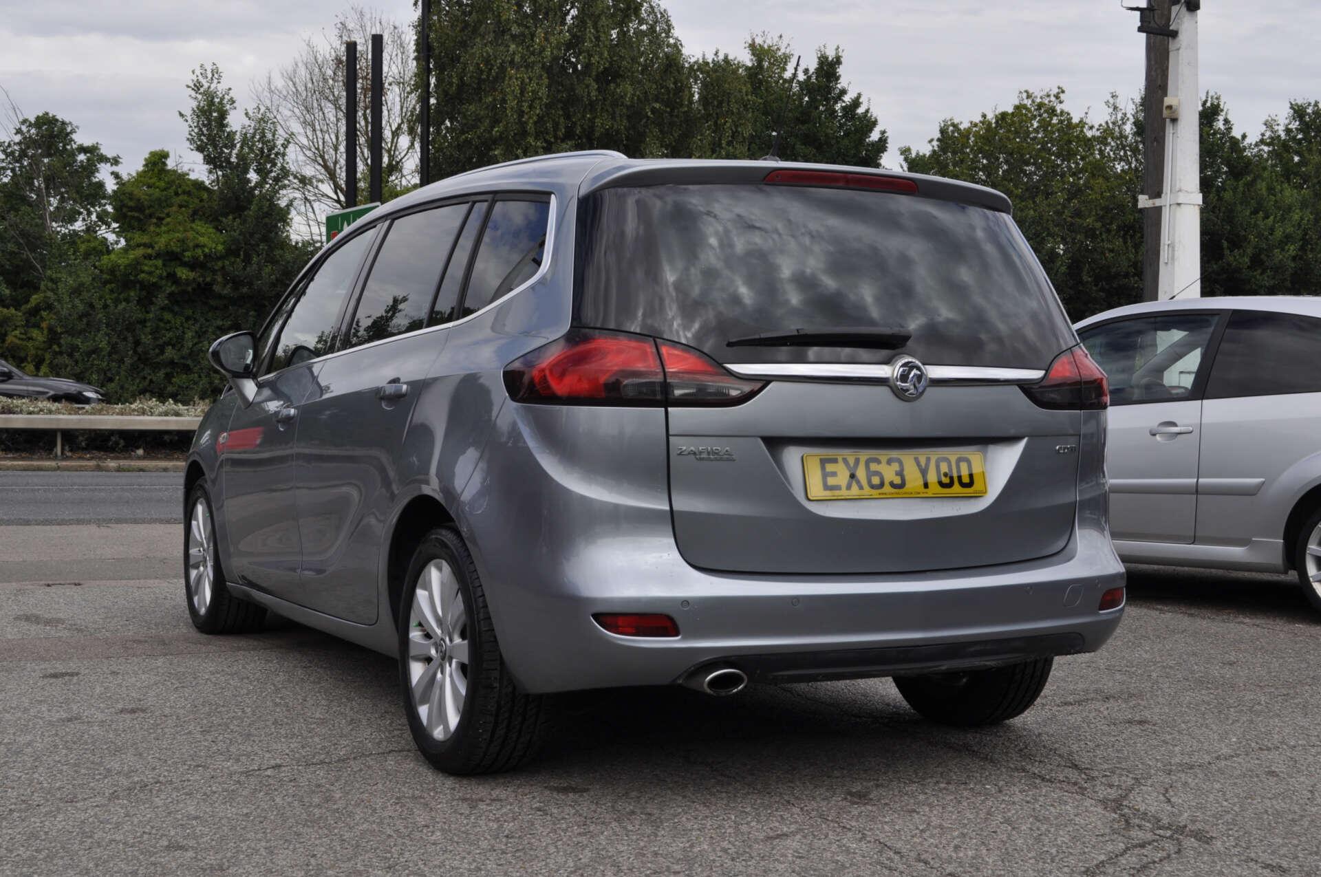 Vauxhall Zafira Tourer view 5