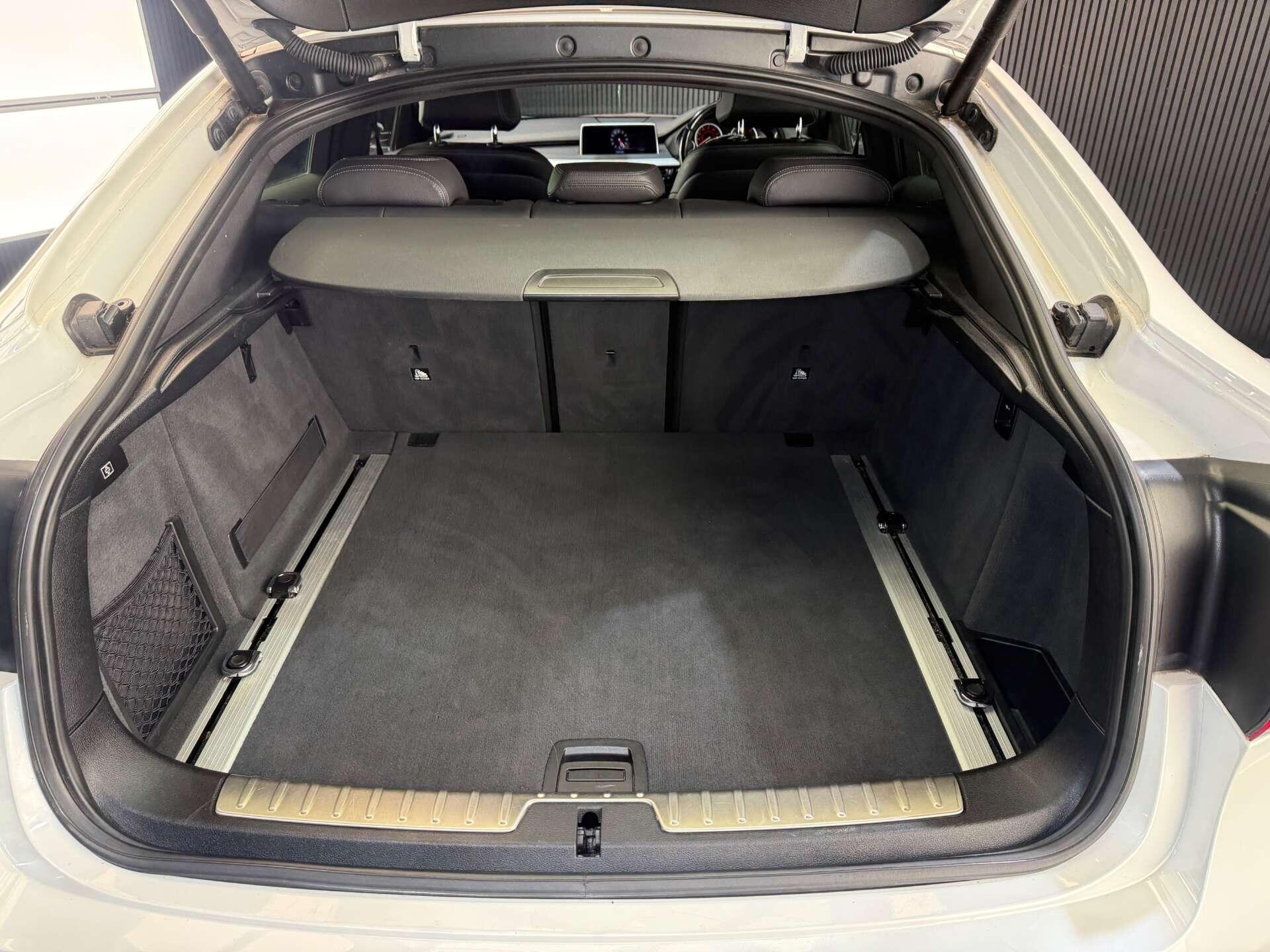 BMW X6 view 13