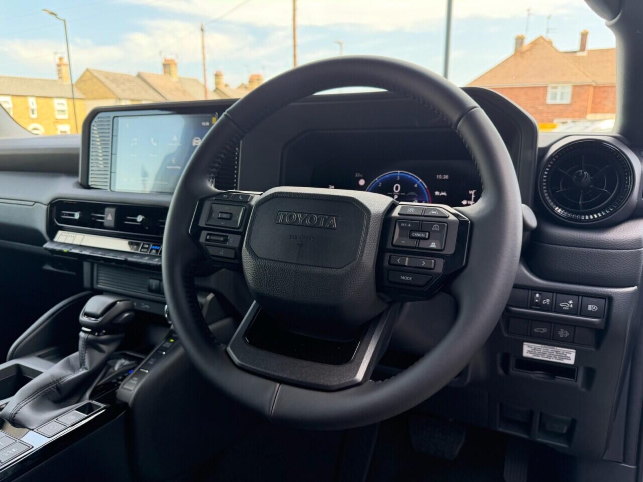 Toyota Land Cruiser view 23